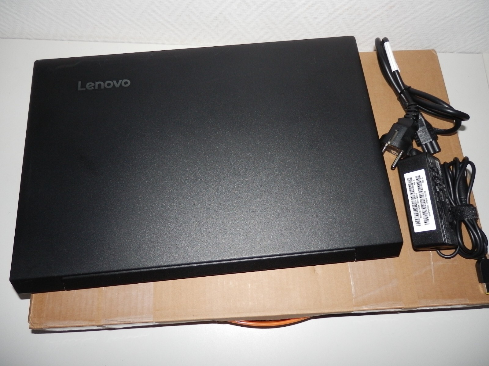 Lenovo V110-15ISK, Intel i5-6200U, 8GB Ram, 500GB HDD, 15.6″ inch HD, HD 520 ORIGINAL BOX