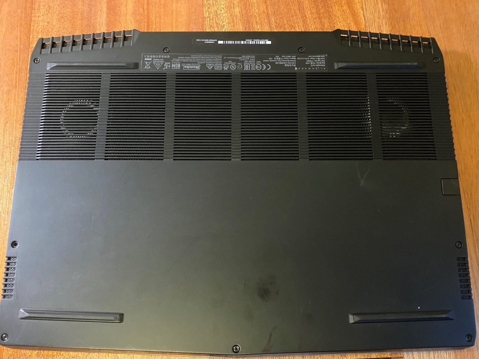 Alienware m15 15.6″UHD 630 (1080p,60Hz) GTX 1660Ti i7-9750H, USED