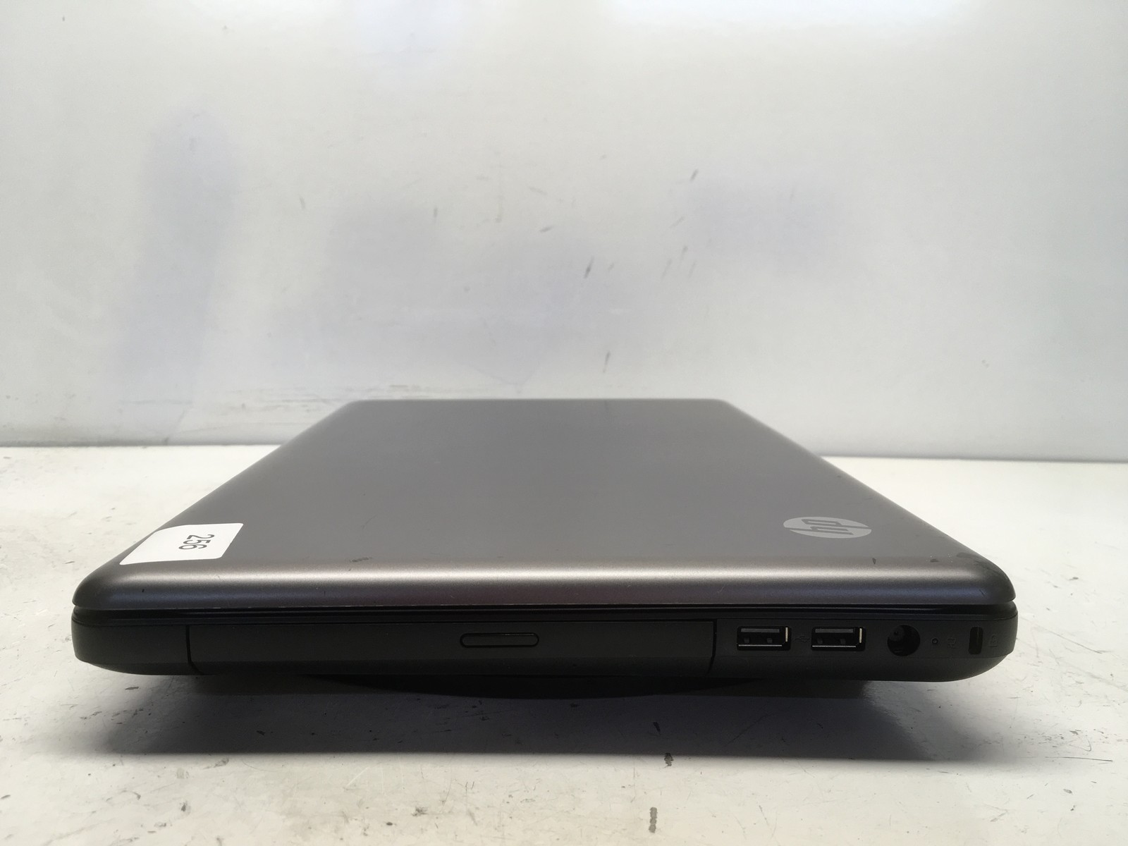 HP 2000-425NR AMD E-300 1300MHz 8 GB NO HDD No Batt