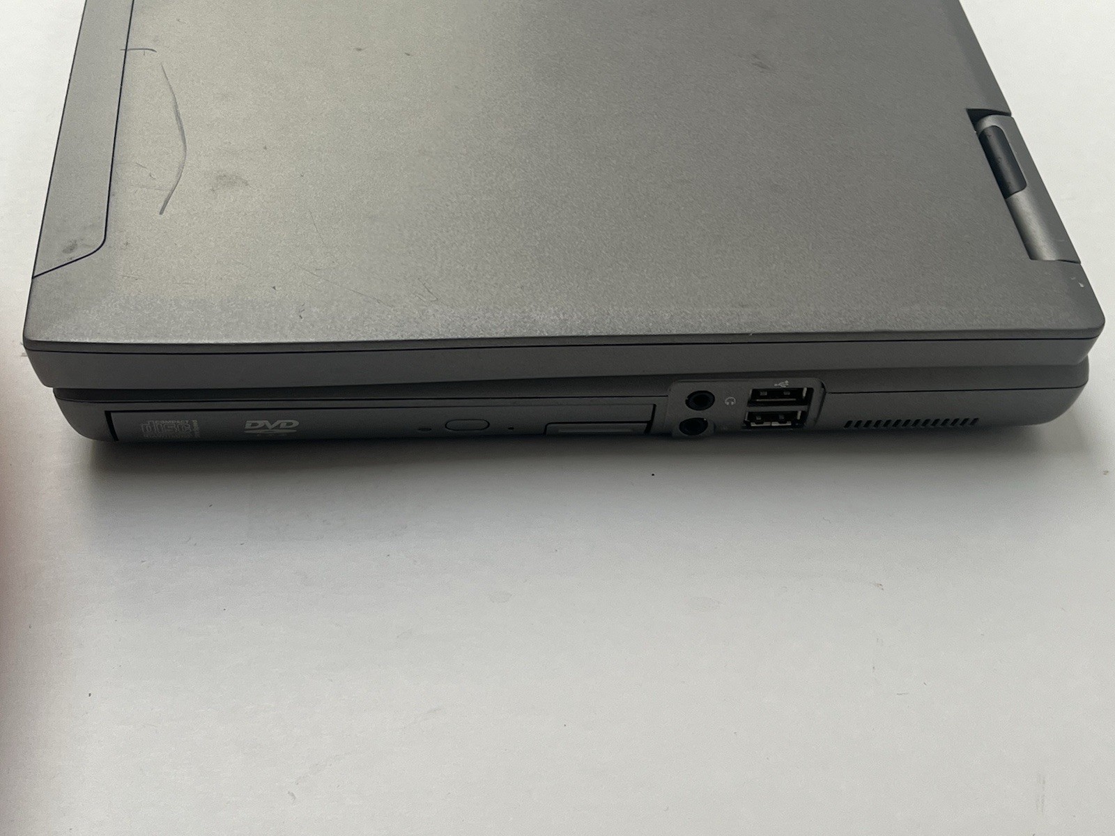 💻Dell Latitude D810 FOR PARTS AS IS Computer Parts Only No Charger 1 Day Ship👍