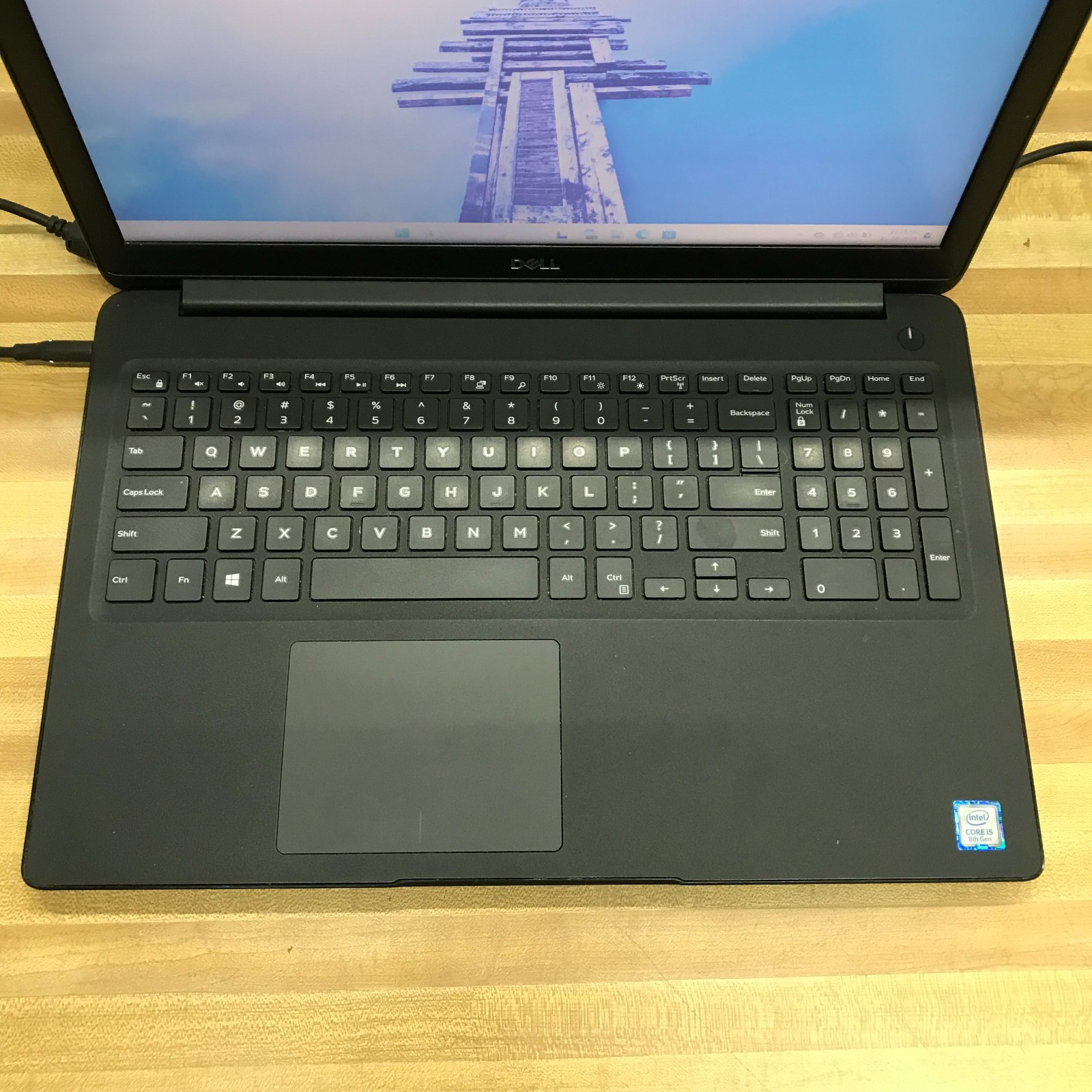 Dell Latitude 3500 15.6″ i5-8265u 1.6GHz 8GB RAM 256GB M.2 SSD (Windows 11 Pro)