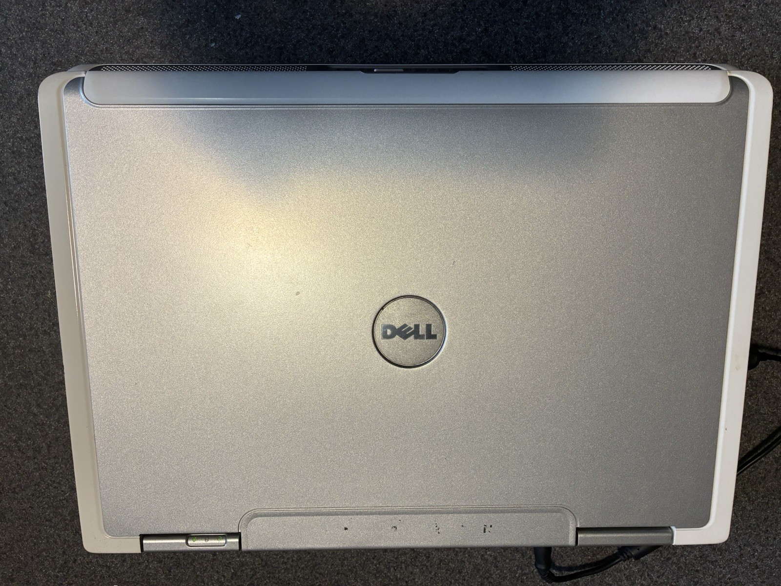 17″ Dell Inspiron 9300: 32 Bit System, 60GB HDD, 2GB DDR2, Win XP Professional