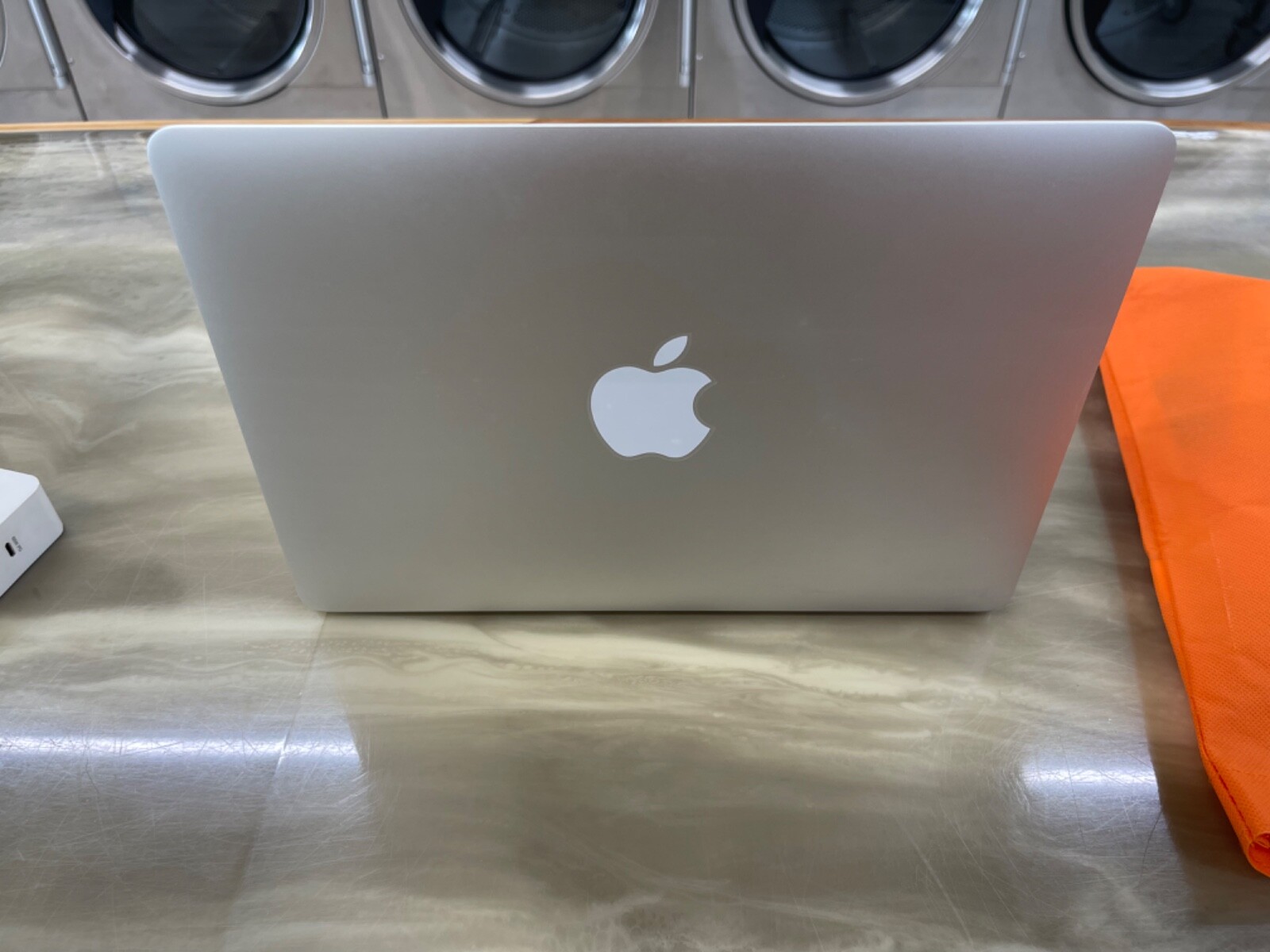 Apple macbook pro 2019 13 inch screen with touch bar 