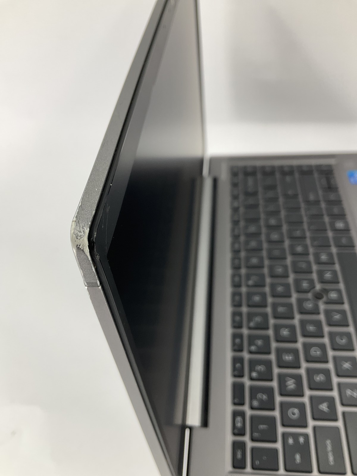 HP ZBook Firefly 14 G8 14″ Core i5-1145G7 256GB 16GB B Win 11 Pro T500