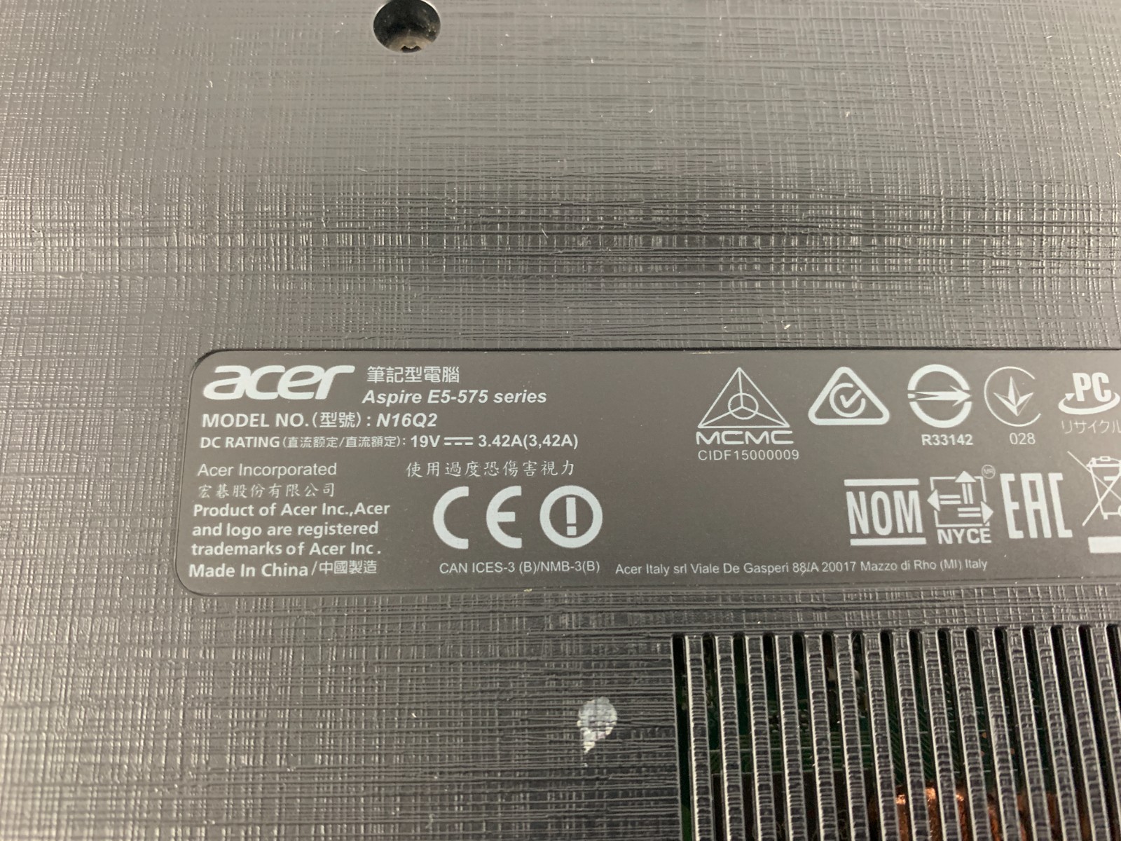 Acer Aspire E5-575 Laptop Intel Core i5-7200U 2.5GHz, 8GB RAM, 256GB SSD, W10H