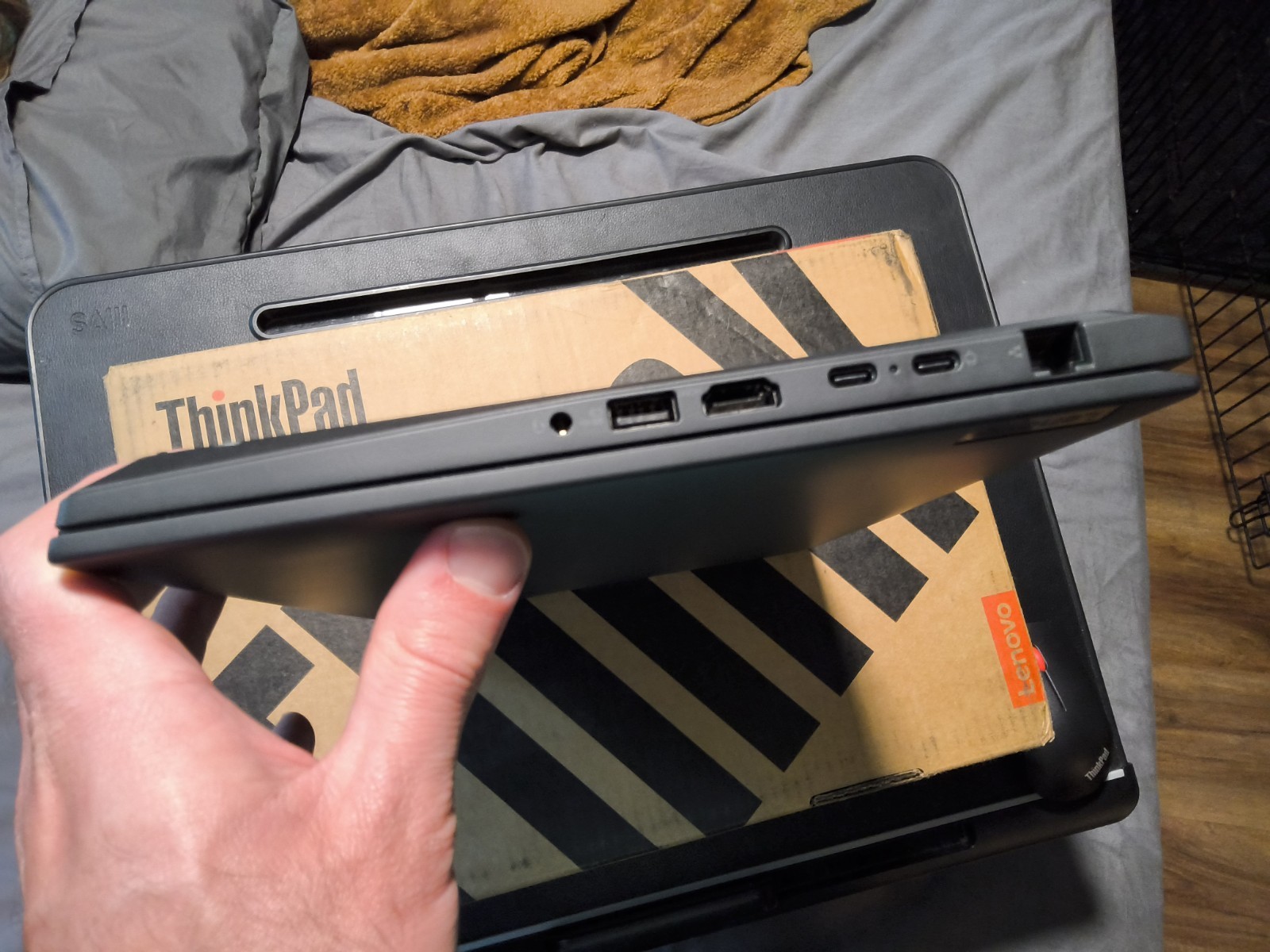 Lenovo ThinkPad T14 Gen 3 14″ 512 GB SSD 16 GB RAM Ryzen 5 Pro 6650U (+ mouse)