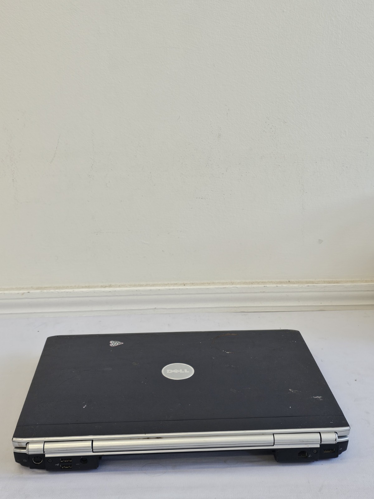 Dell Inspiron 1720 Laptop – VERY DIRTY CASE – 1GB RAM – NO BATT – Parts – READ