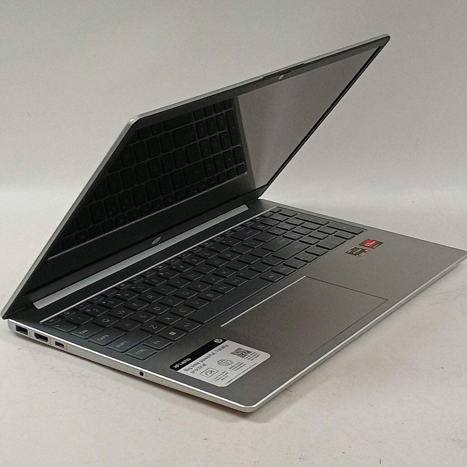 HP Laptop 15-FC0025DX 15.6″ Ryzen 5 7520U 2.8GHz 8GB RAM 512GB SSD