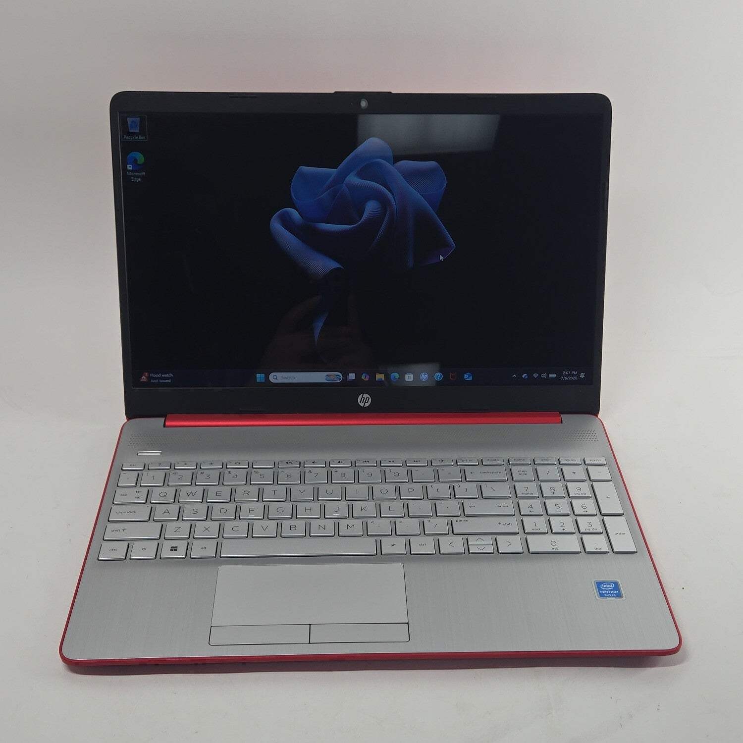 HP Laptop 15-DW0083WM 15.3′ Pentium Silver N5030 1.1GHz 4GB RAM 128GB SSD