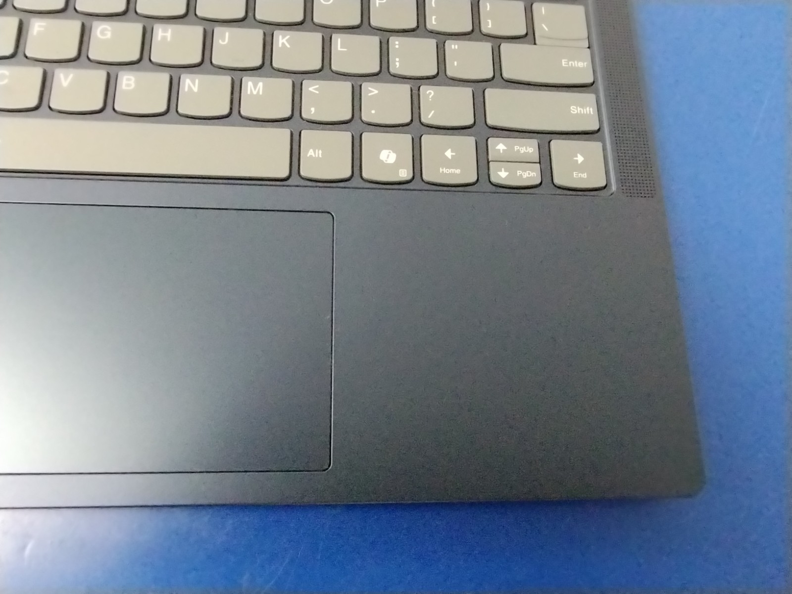 Lenovo IdeaPad 5 2-in-1 14AKP10 AMD Ryzen AI 7 350, 2.00 GHz 16 GB RAM 1 TB NVMe