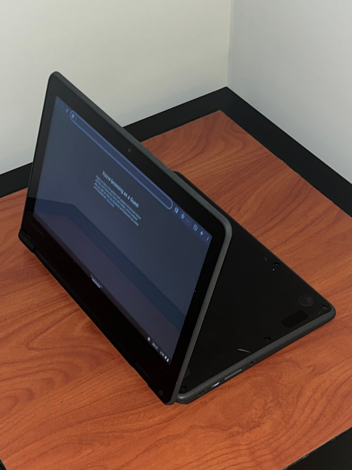 Lenovo n23 yoga chromebook (300e) Laptop/Tablet Fantastic condition