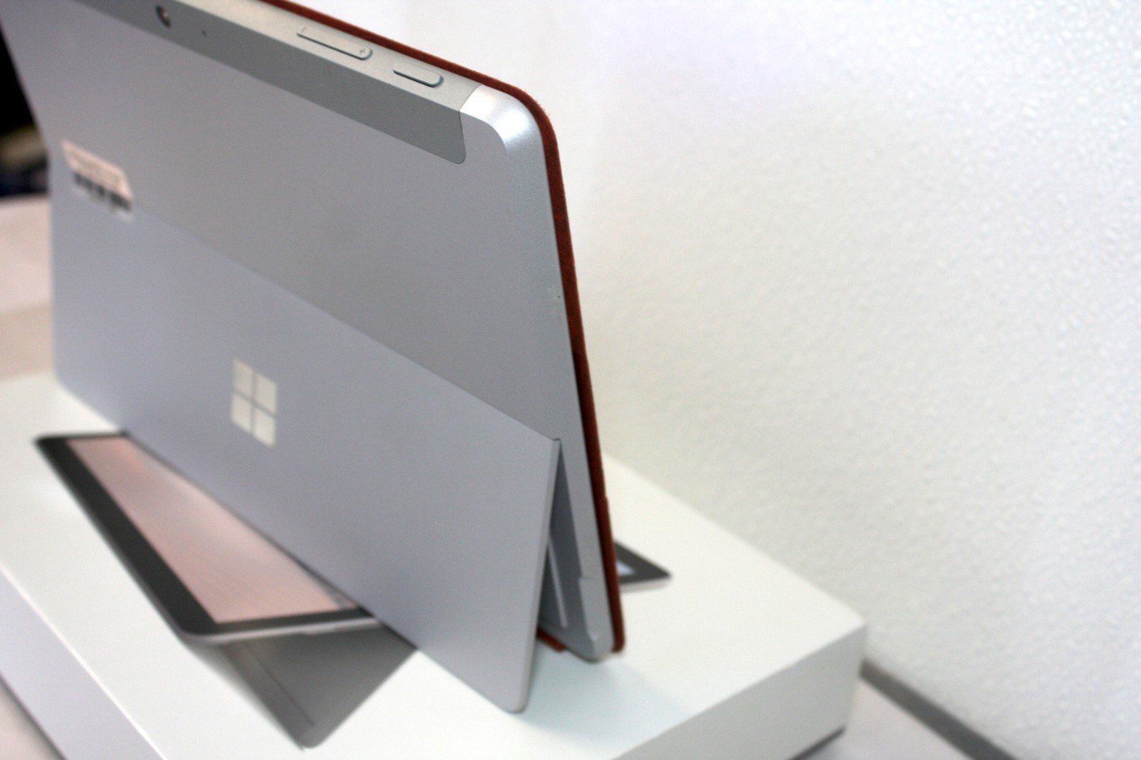 Microsoft Surface Go 2 64GB 4GB Ram Intel Gold Processor With Keyboard