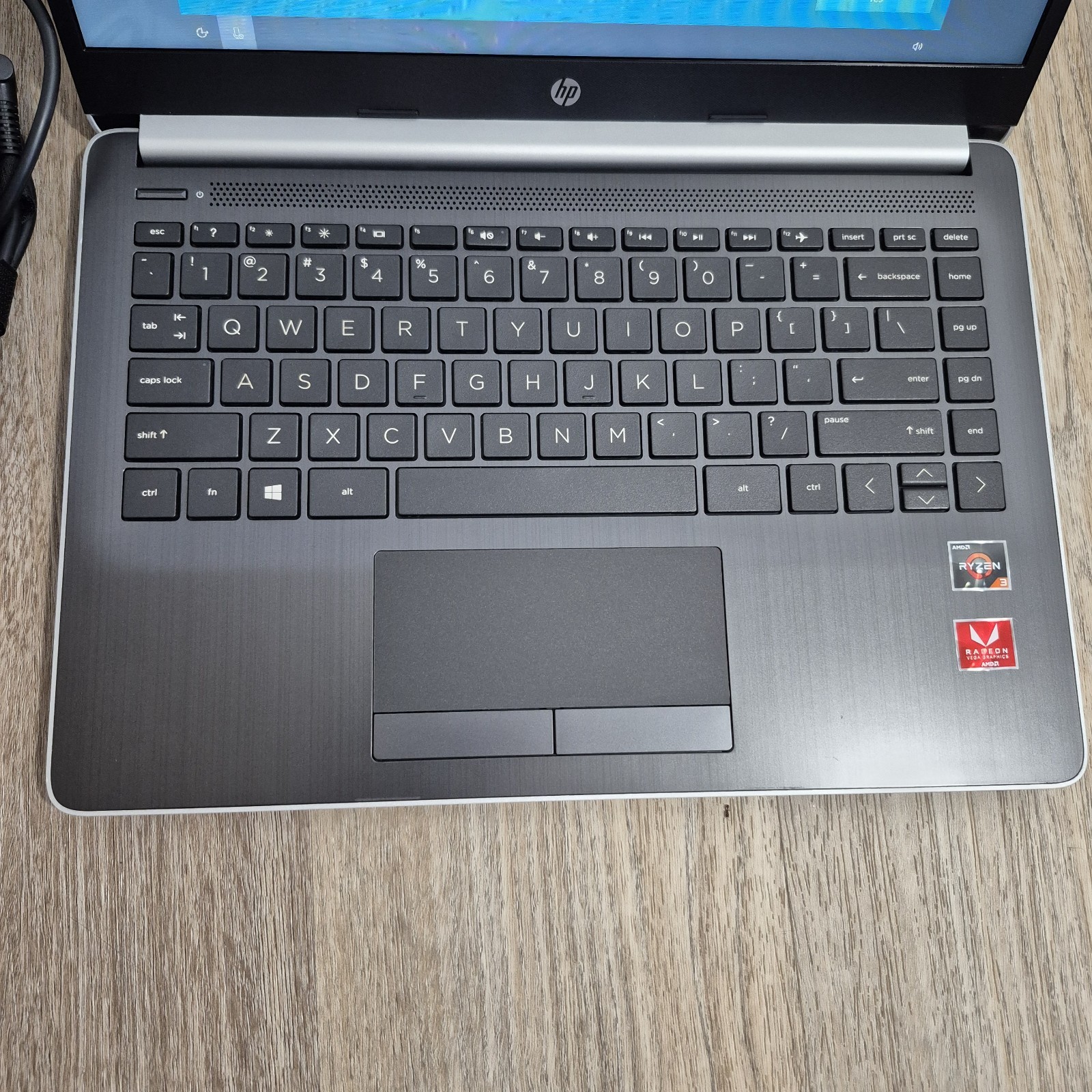 HP 14-dk0028wm 7MP80UA 14″ Laptop/AMD R3-3200U/4GB Ram/128GB SSD/Win 10, Silver