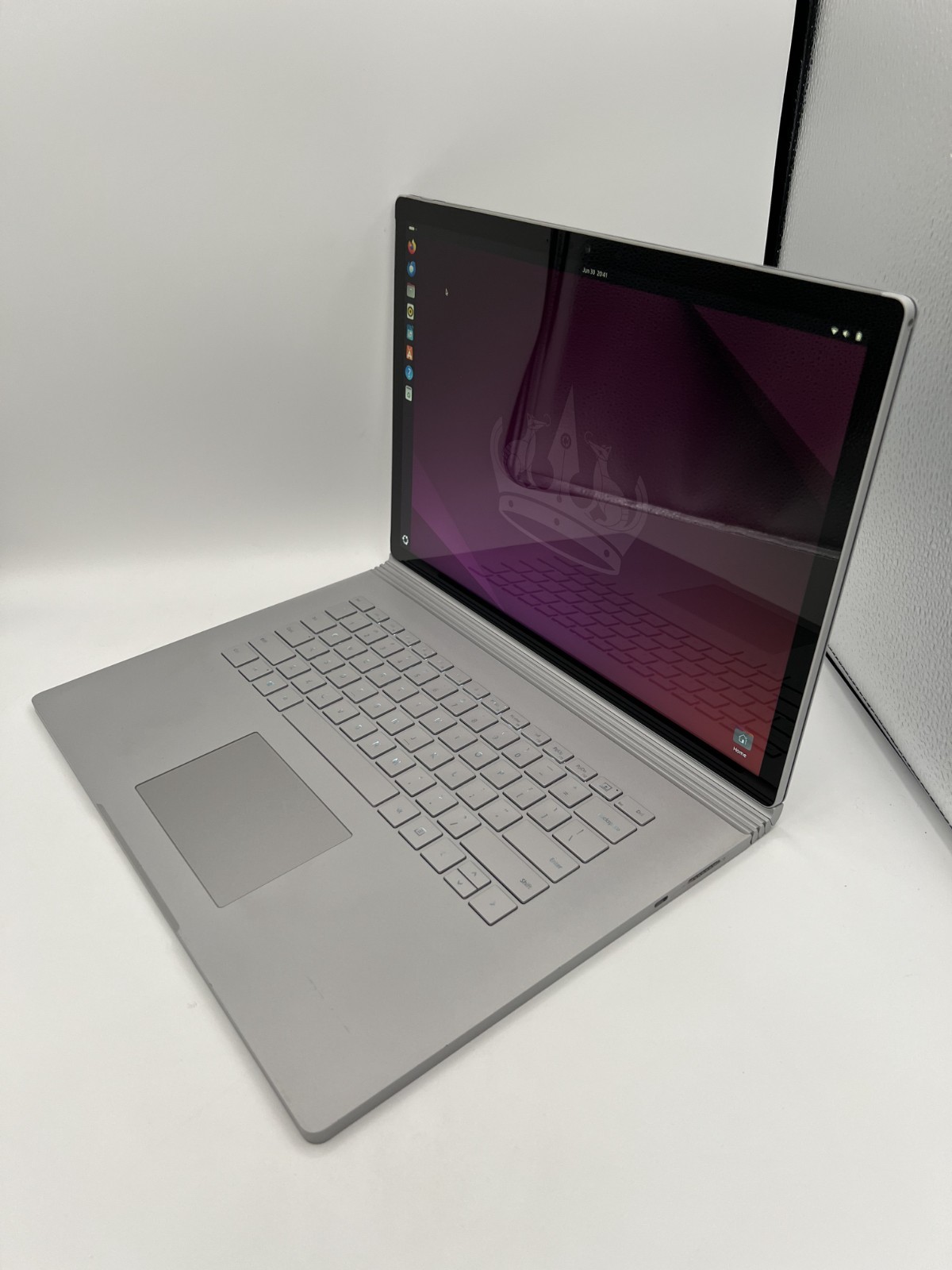 Microsoft Surface Book 3 15″ i7-1065G7 16GB 256GB SSD Ubuntu LTS 24.04