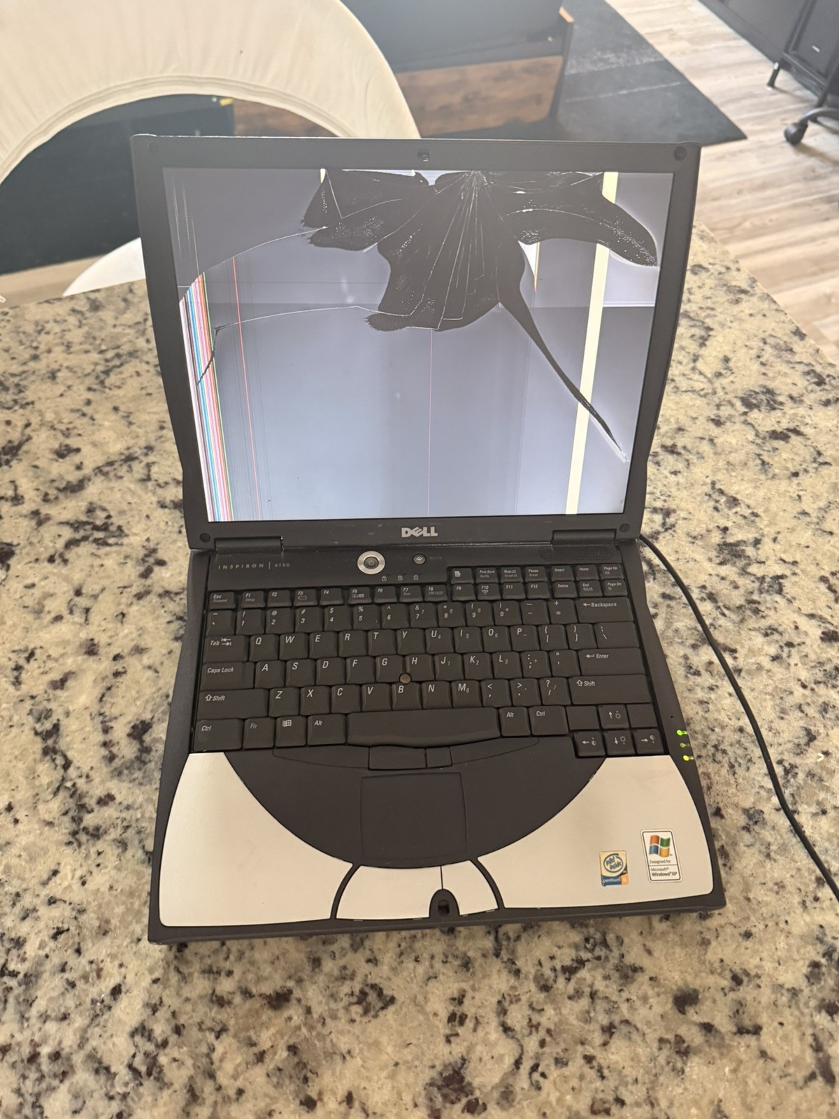 Dell Inspiron 4150 14.1” Pentium 4M 1.6GHz 30GB Windows XP Ref. 3 Box 4