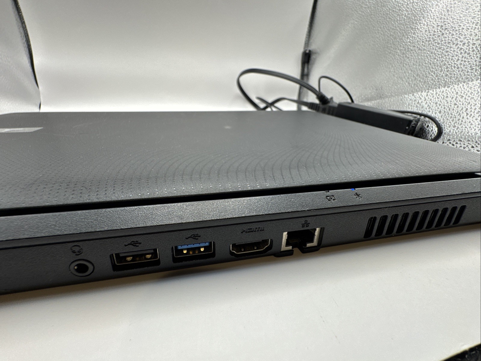 Acer Aspire ES1-521 Laptop AMD E1-6010 4GB RAM Windows – Includes Charger