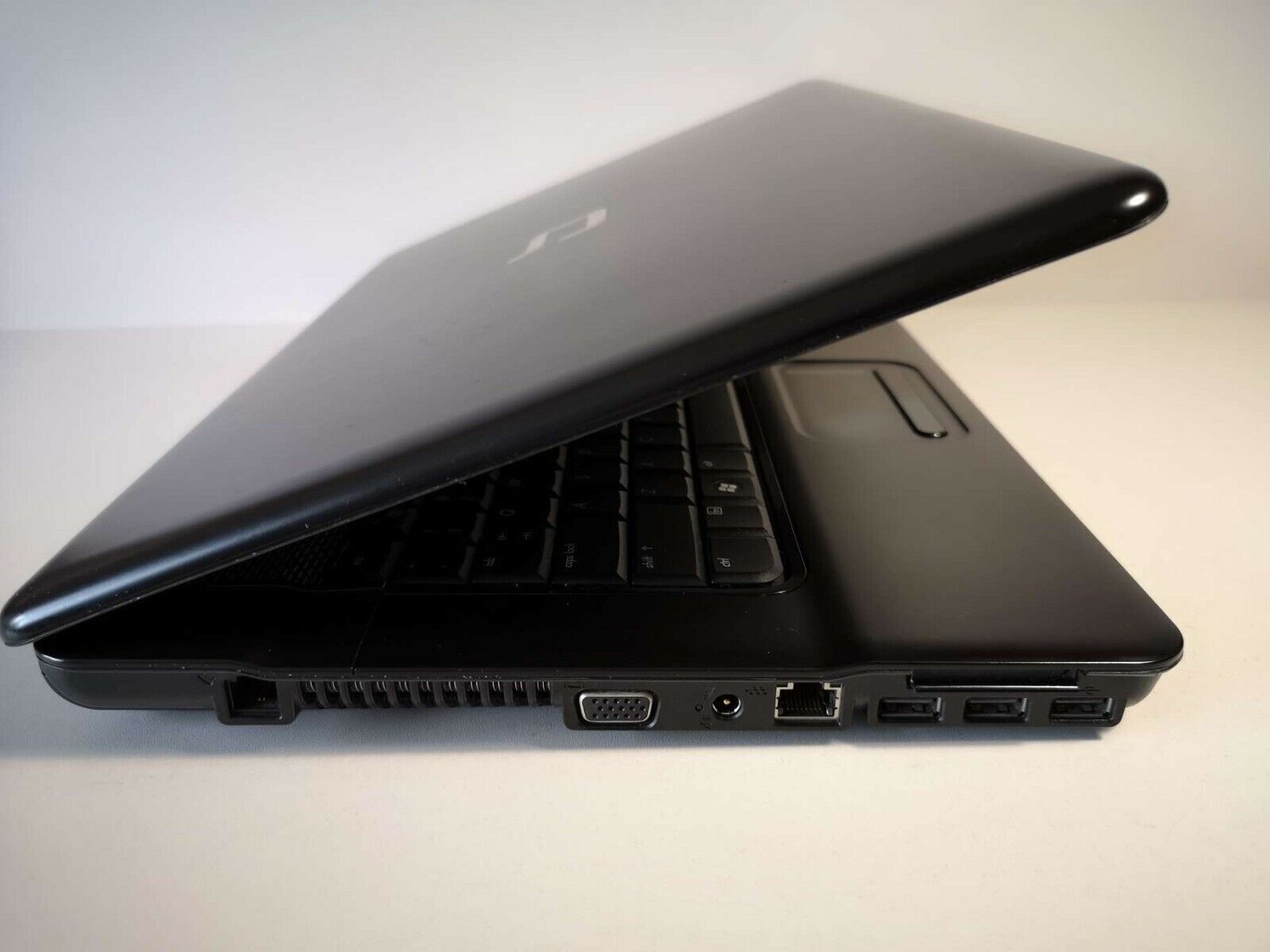 HP Compaq 610 Celeron N570 2.26GHz, 2GB/250GB HDD, 1366×768 HD, KAM, Win7 Pro