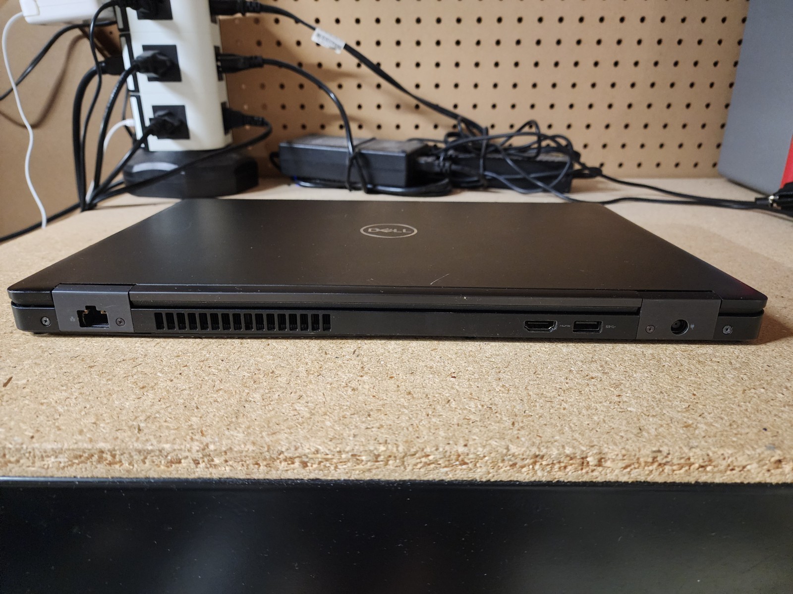 Dell Precision 3530 i5-8400H 2.5GHz No RAM/HDD/OS Quadro P600 GPU
