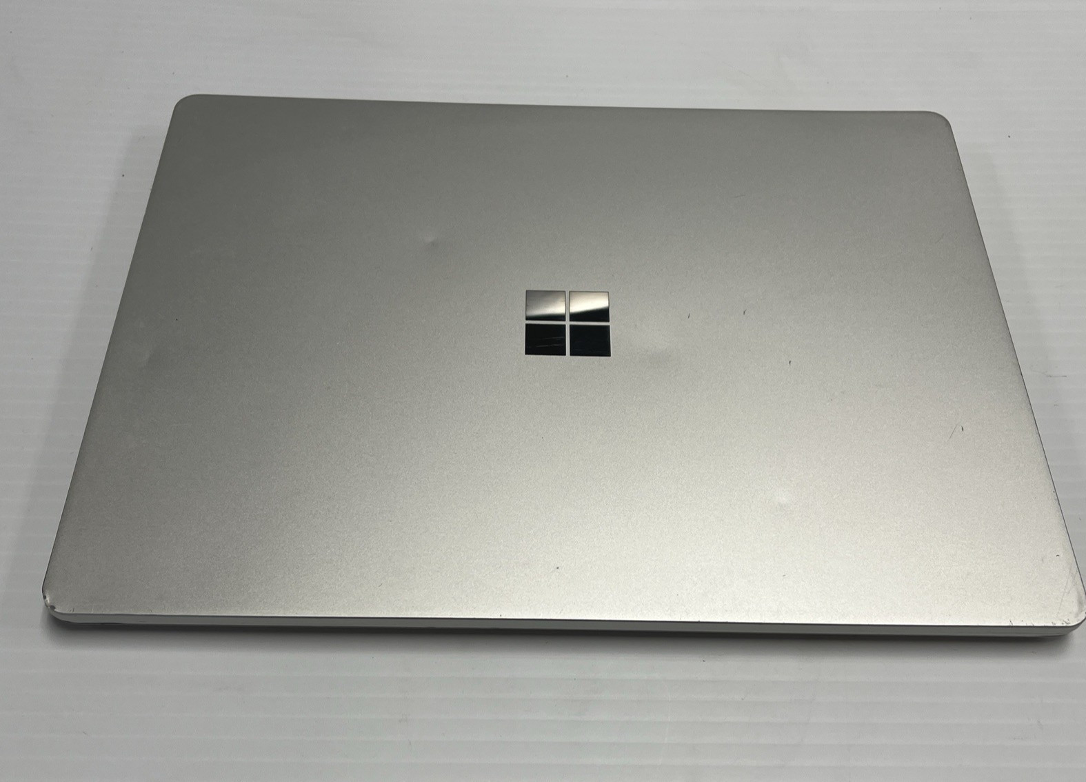 Microsoft Surface Laptop Go 2 2013 Touch i5-1135G7 2.40GHz 8 GB RAM 128 GB SSD