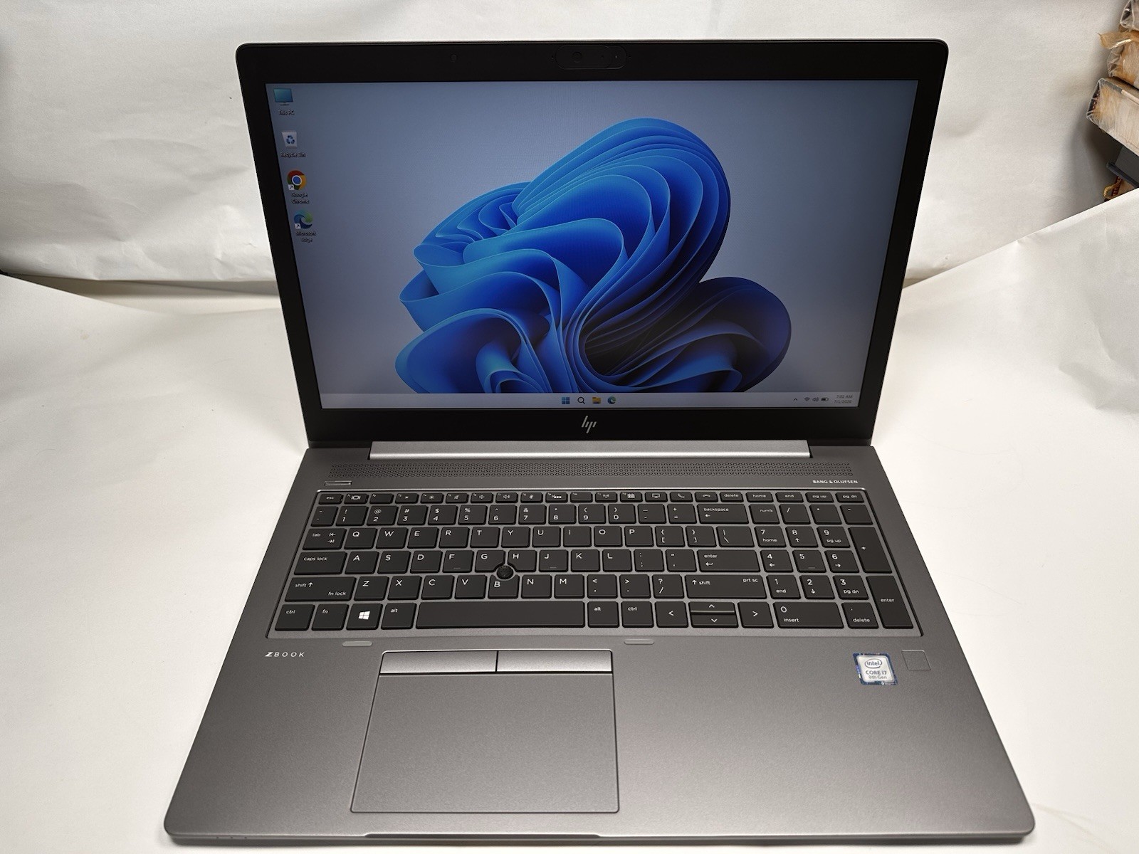 HP ZBook 15U G6 I7-8665U 256GB SSD Nvme 16GB Gpu Radeon Pro WX3200 Win11 Grade A
