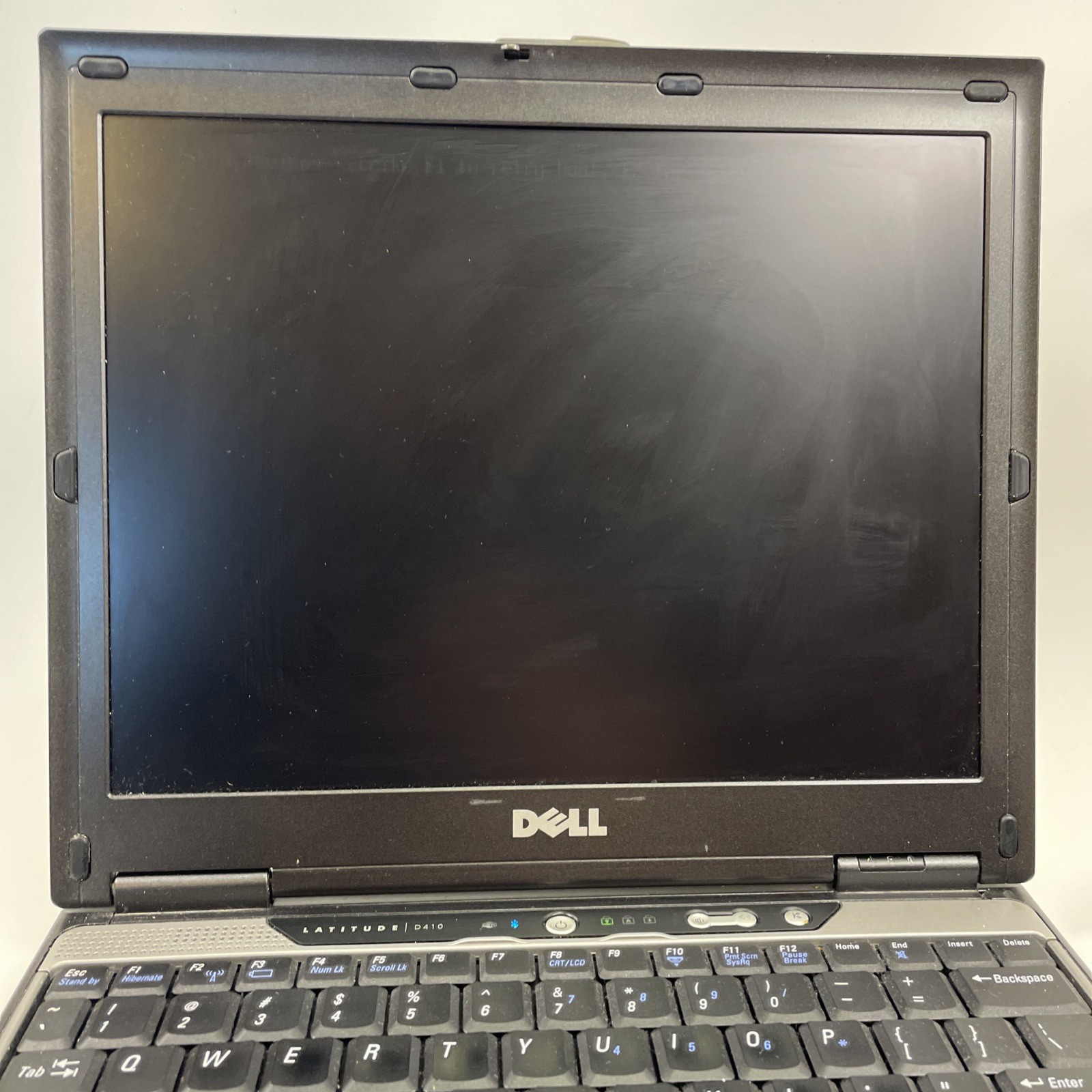 DELL LATITUDE D410 – No Hard Drive – INTEL CENTRINO – 2 GB RAM *READ DESCRIPTION