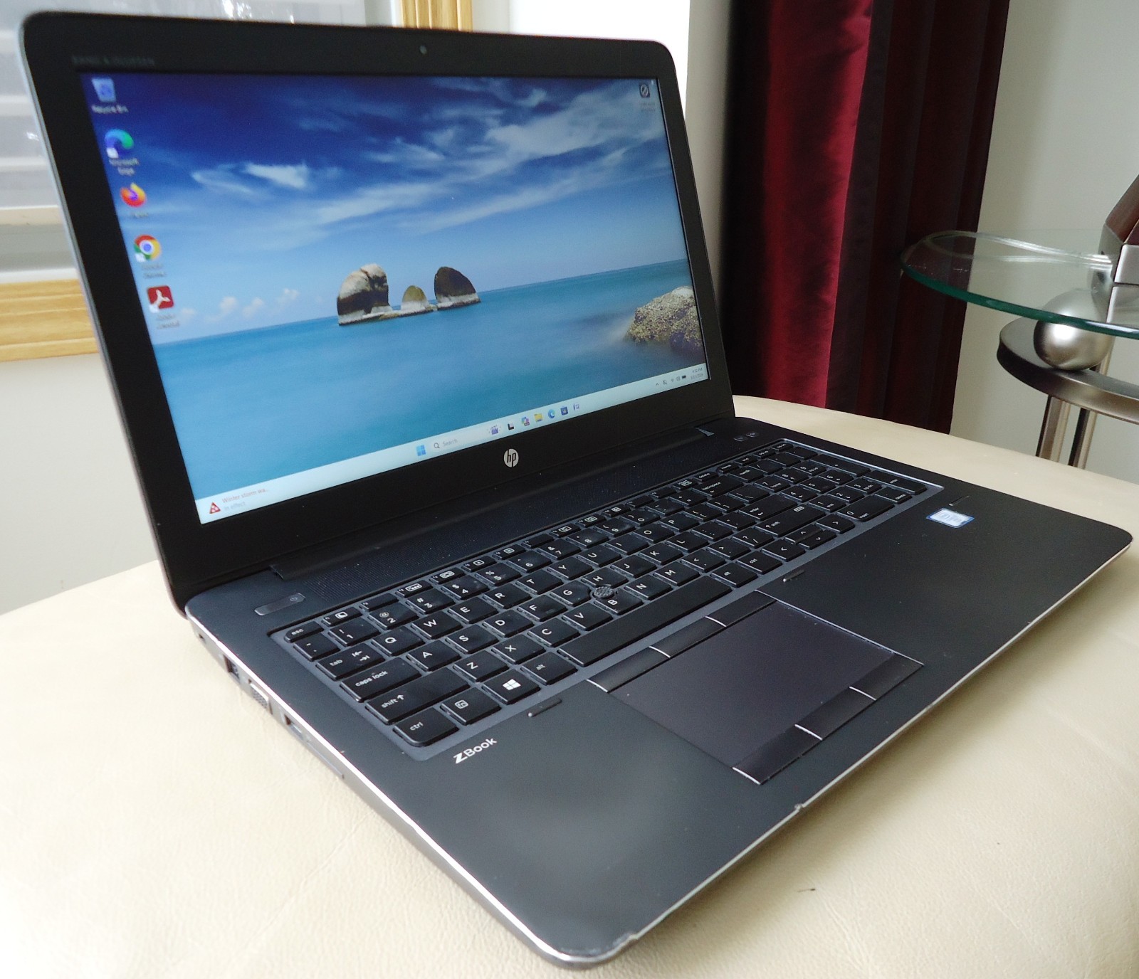 HP ZBook 15 G3 i7-6700HQ 2.70GHz 8GB 128GB NVMe 15.6″ FHD Quadro M2000M