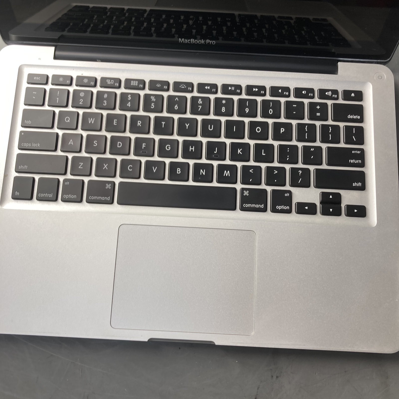 Apple Macbook Pro A1278 Intel i5-3210M 2.5 GHz 8GB RAM 240GB SSD macOS Sierra