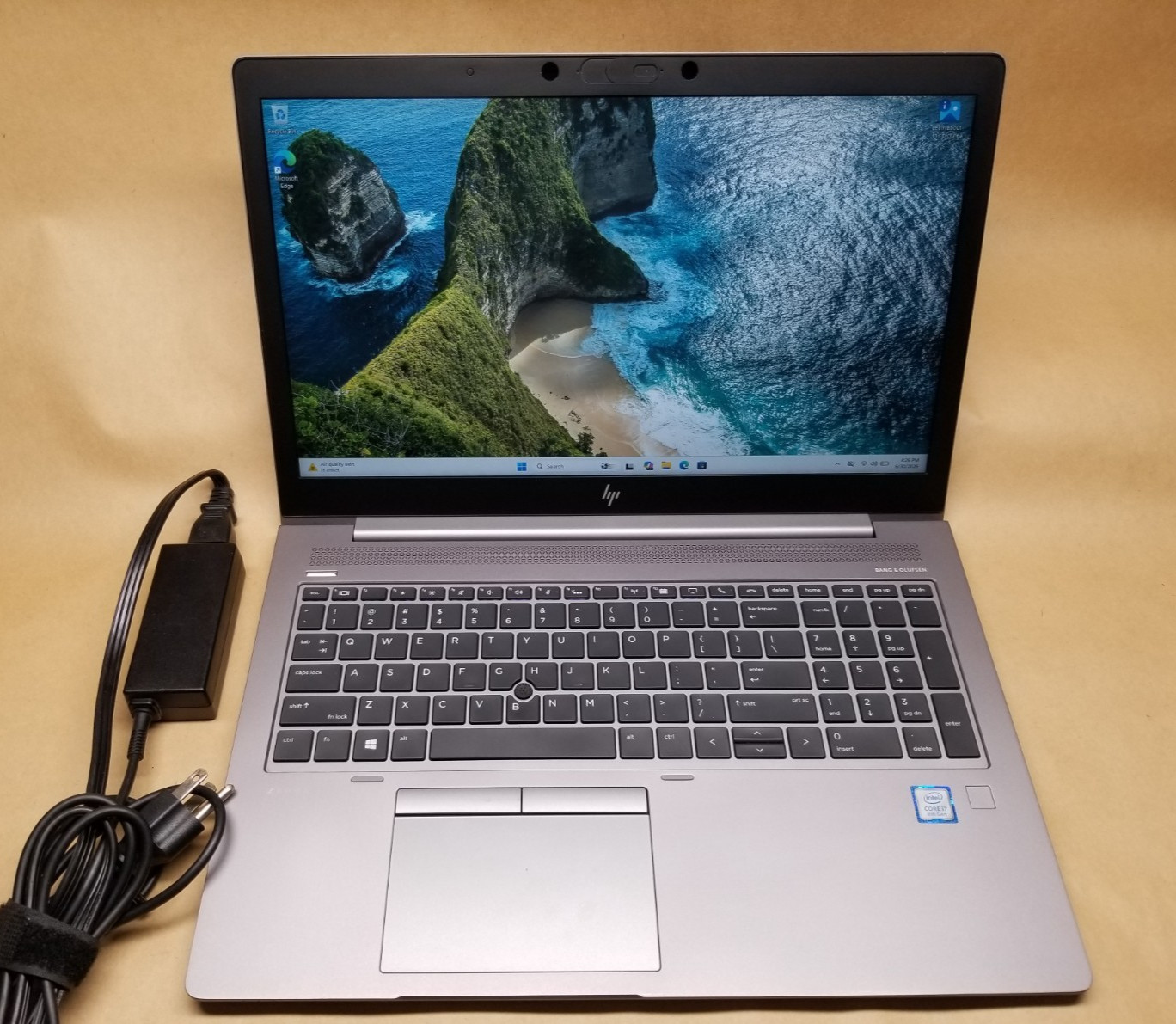 HP Zbook 15u G5 15.6″ Laptop i7-8550U,16GB RAM 256GB SSD PRO WX 3100 WIN 11 PRO
