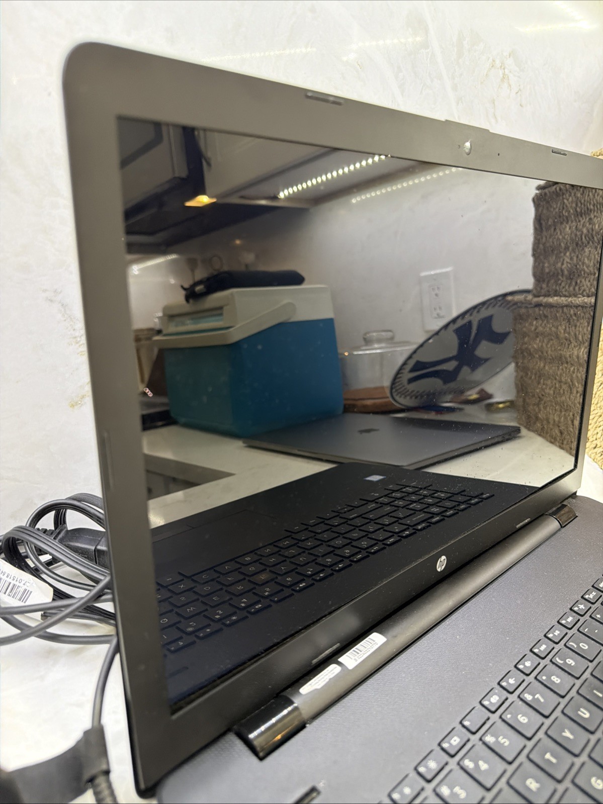 HP NoteBook 17-bs011dx 17.3″ HD+ i5-7200U 8gb Ram 256gb SSD W11 Pro Charger