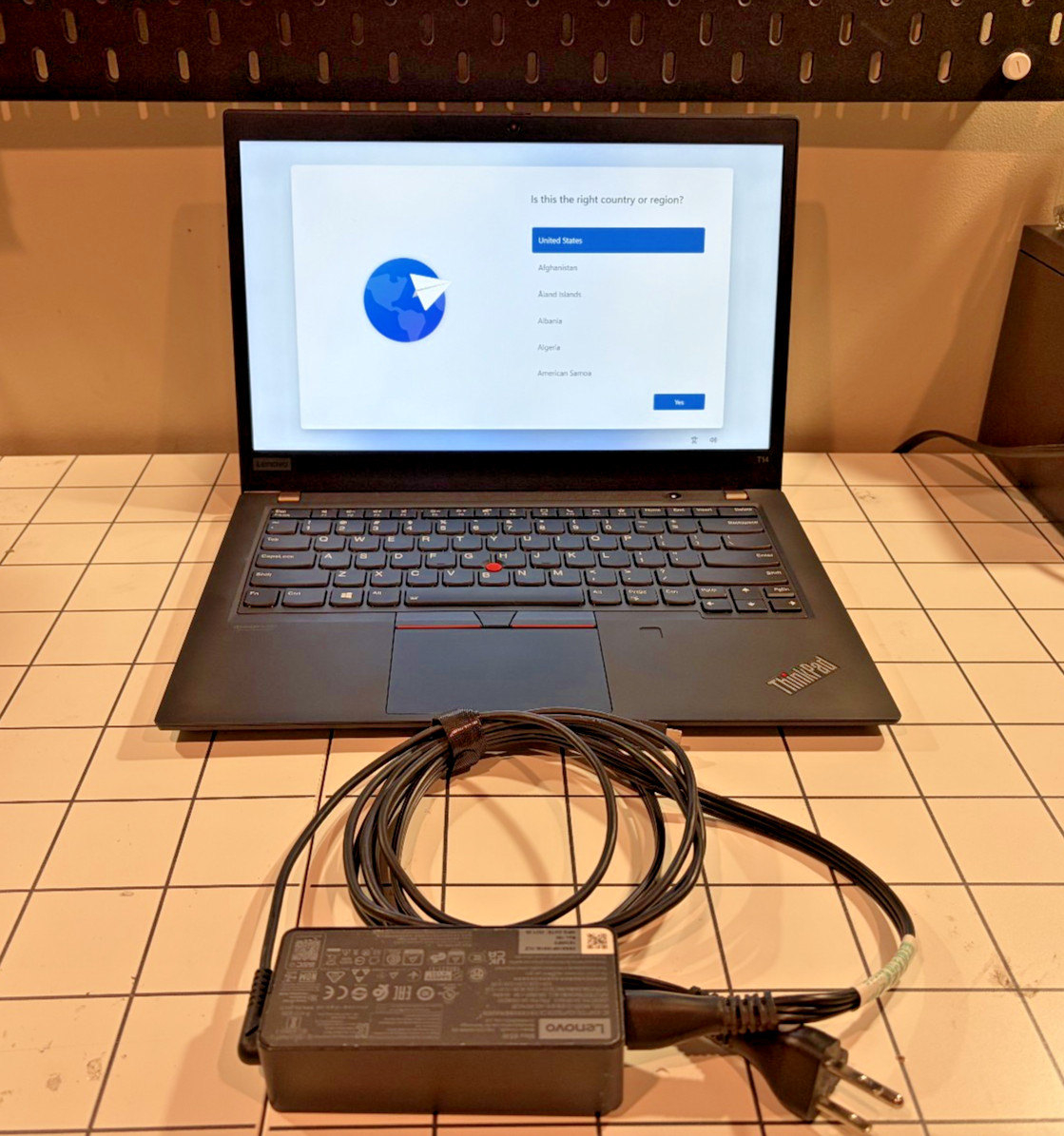 Lenovo ThinkPad T14 (Gen 1) 14″ Ryzen 5 Pro 4650U 16GB 256GB SSD Great Condition