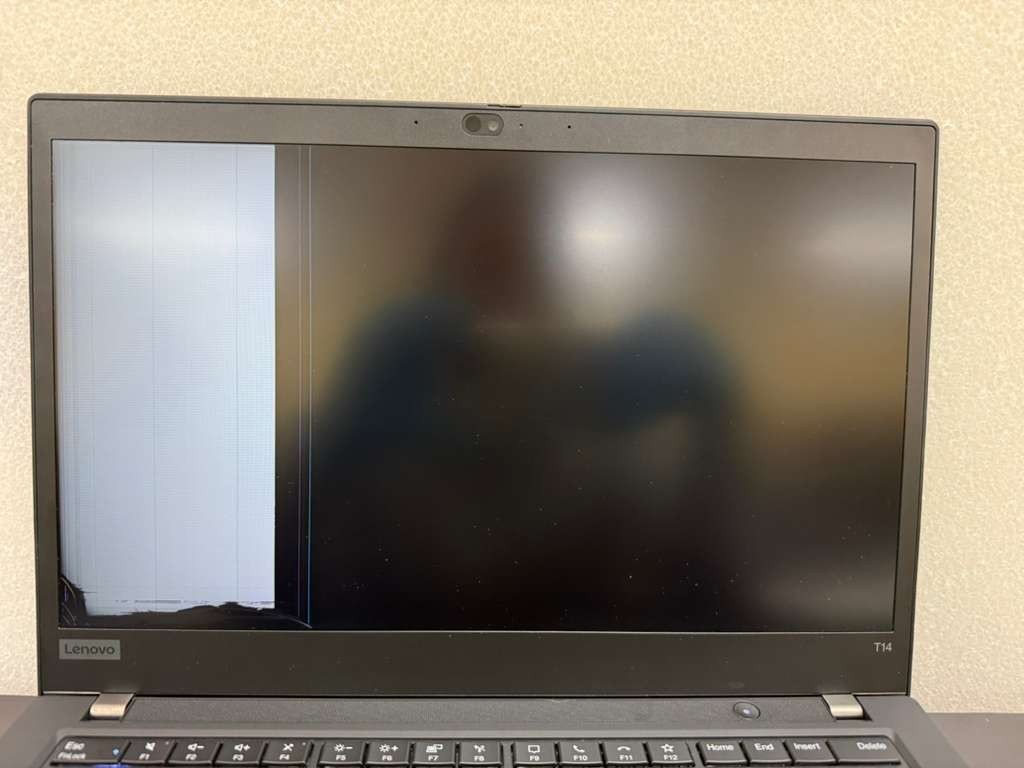 Lenovo ThinkPad T14 Gen 2 I5-1145G7 14″ 16GB RAM No SSD Broken LCD