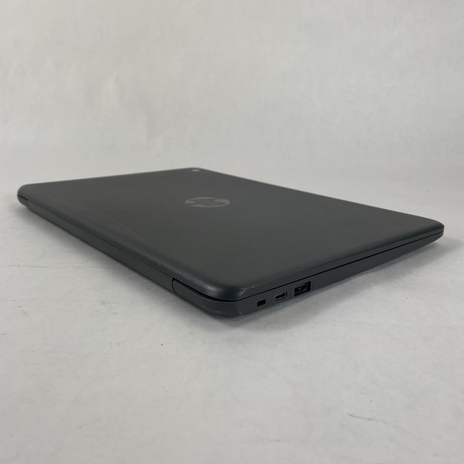 HP ChromeBook 14 14″ Celeron N3350 1.10 GHz 4 GB RAM 16 GB SSD No AC