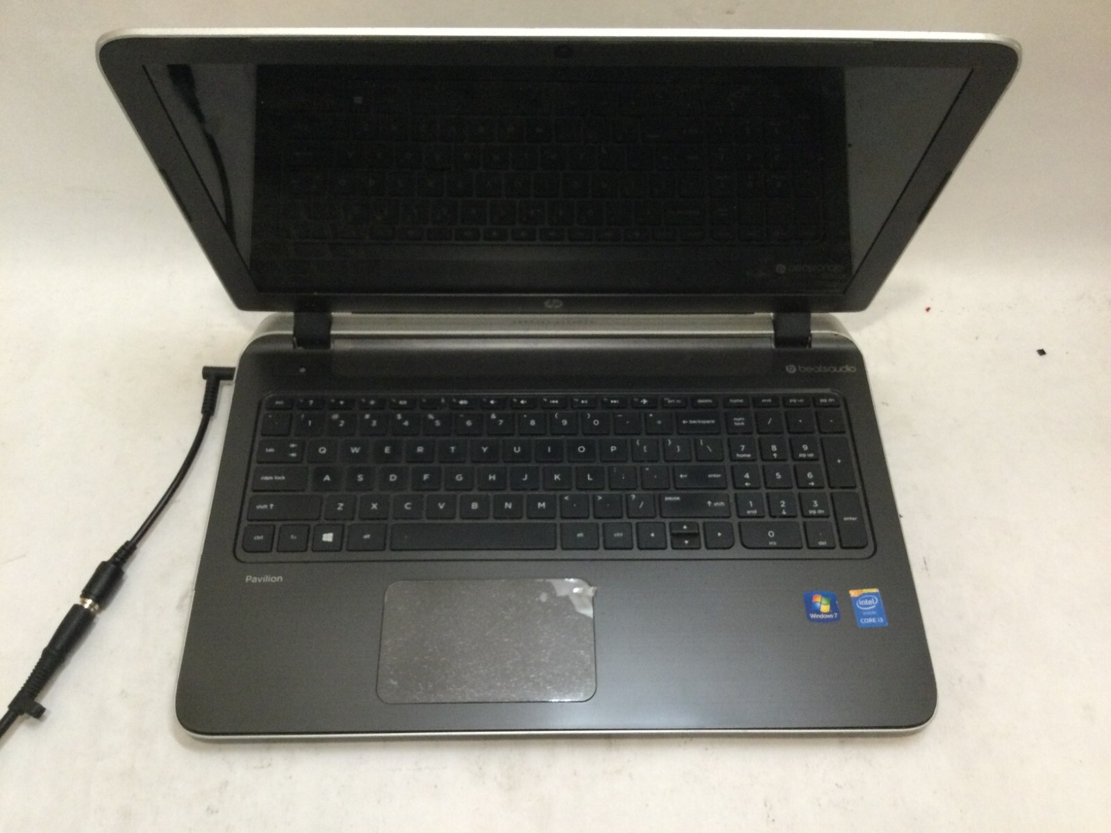 HP Pavilion 15t-p000 15.6″ / Intel Core i3 / (DOES NOT POWER ON!) MR