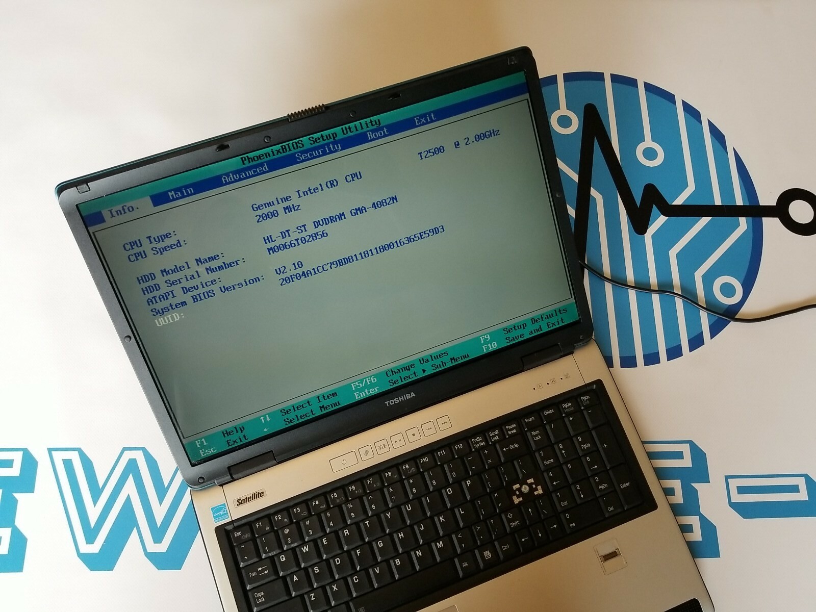 Toshiba Satellite P100 17.1″ Laptop Centrino Duo T2500 2.00GHz 1GB RAM No HD *0W