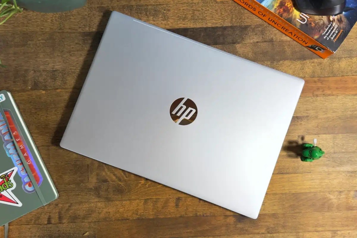 HP OmniBook 5, 16″ WUXGA, R7 350, 16GB RAM, 1TB SSD, Win 11 Pro