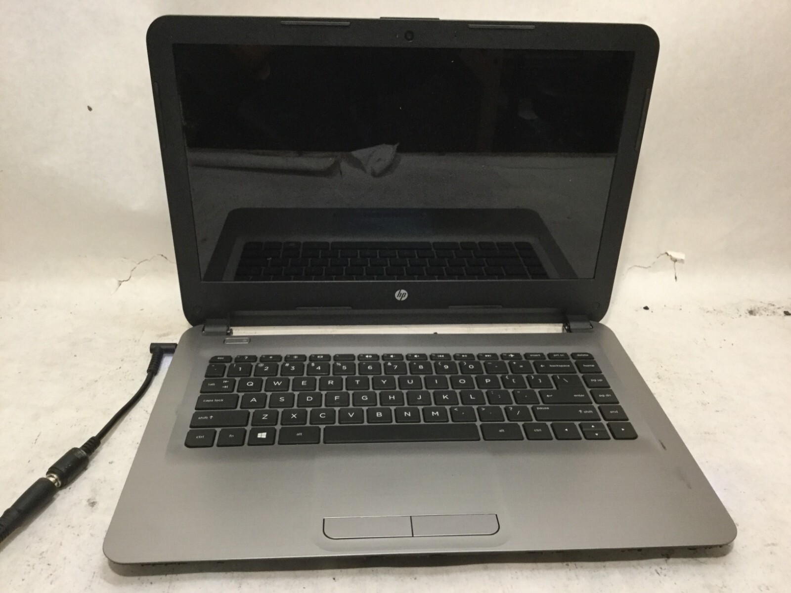 HP 14-an013nr / UNKNOWN SPECIFICATIONS / (RECEIVES POWER/MISSING PARTS!) -MR