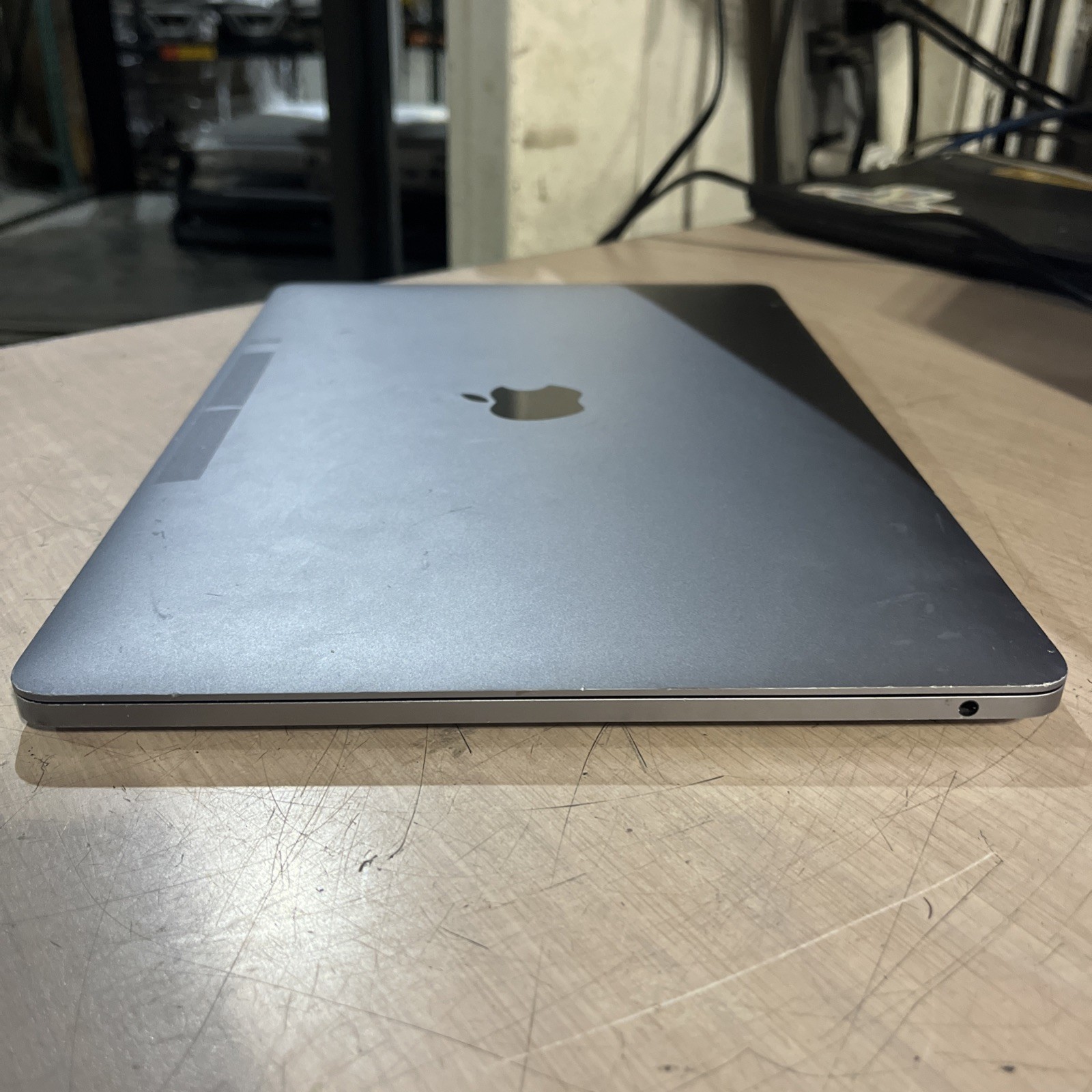 APPLE MACBOOK PRO 13″ MID-2017 CORE I5-7360U 2.3GHZ 8GB RAM NO HD .