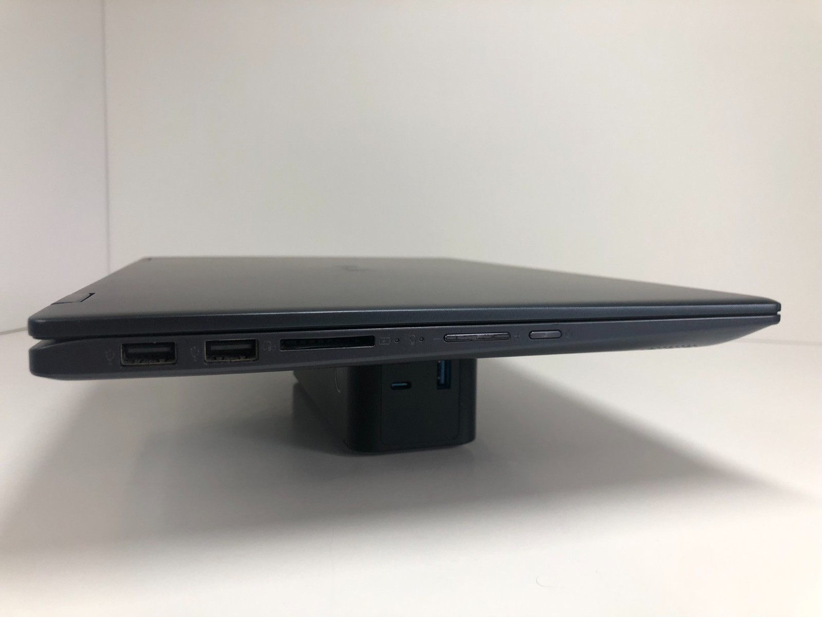 ASUS VivoBook Flip TP412F 14″ i3-8145U 4GB RAM 128GB SSD (Used)
