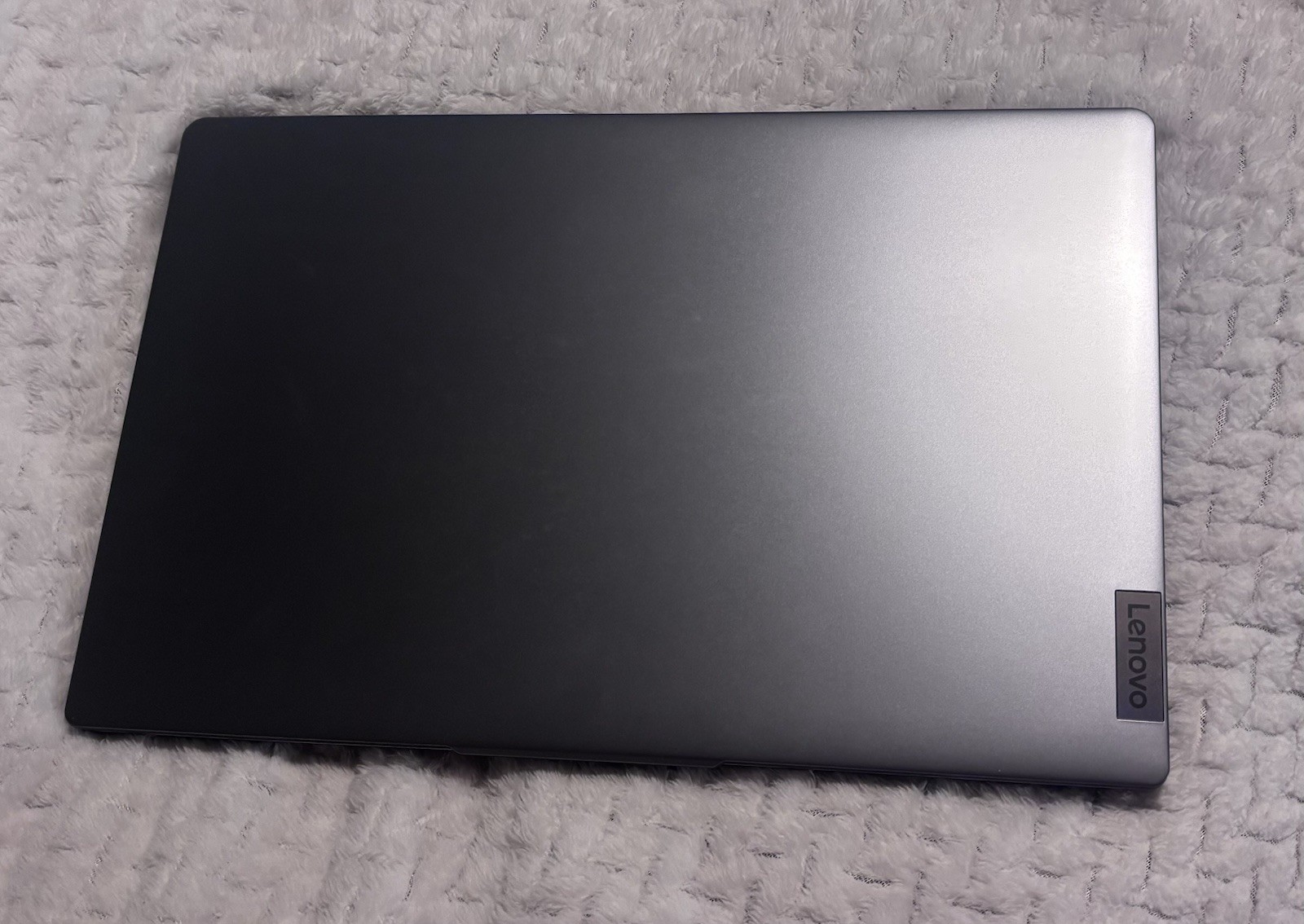 Lenovo IdeaPad Slim 3 15IAN8 15.6″ i3 8GB 256GB SSD Gray Windows 11 Barely Used