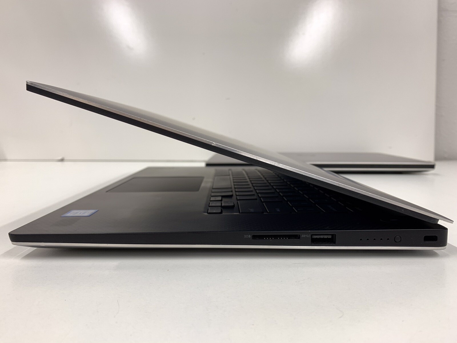 Dell Precision 5520 Core i5-7440HQ @ 2.80GHz | 16GB RAM, NO SSD | #T378