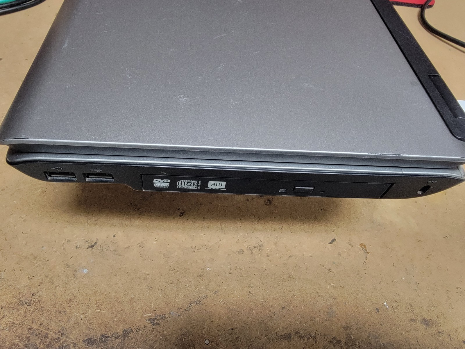 TOSHIBA TECRA A6 – Intel Centrino 1GB RAM NO HDD – NO BATTERY – PARTS OR REPAIR