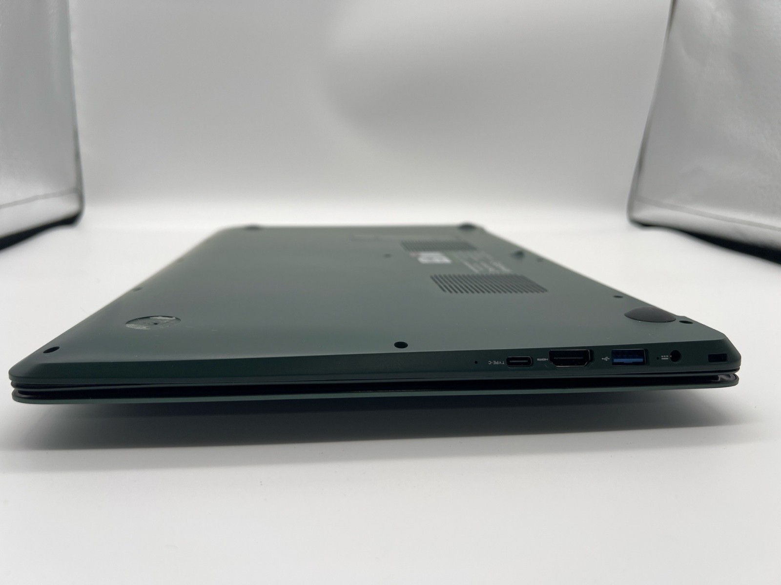 15.6” Gateway gwtn156-1gr Green 15.6 Intel Core i5-1035G1 16GB RAM 256GB SSD