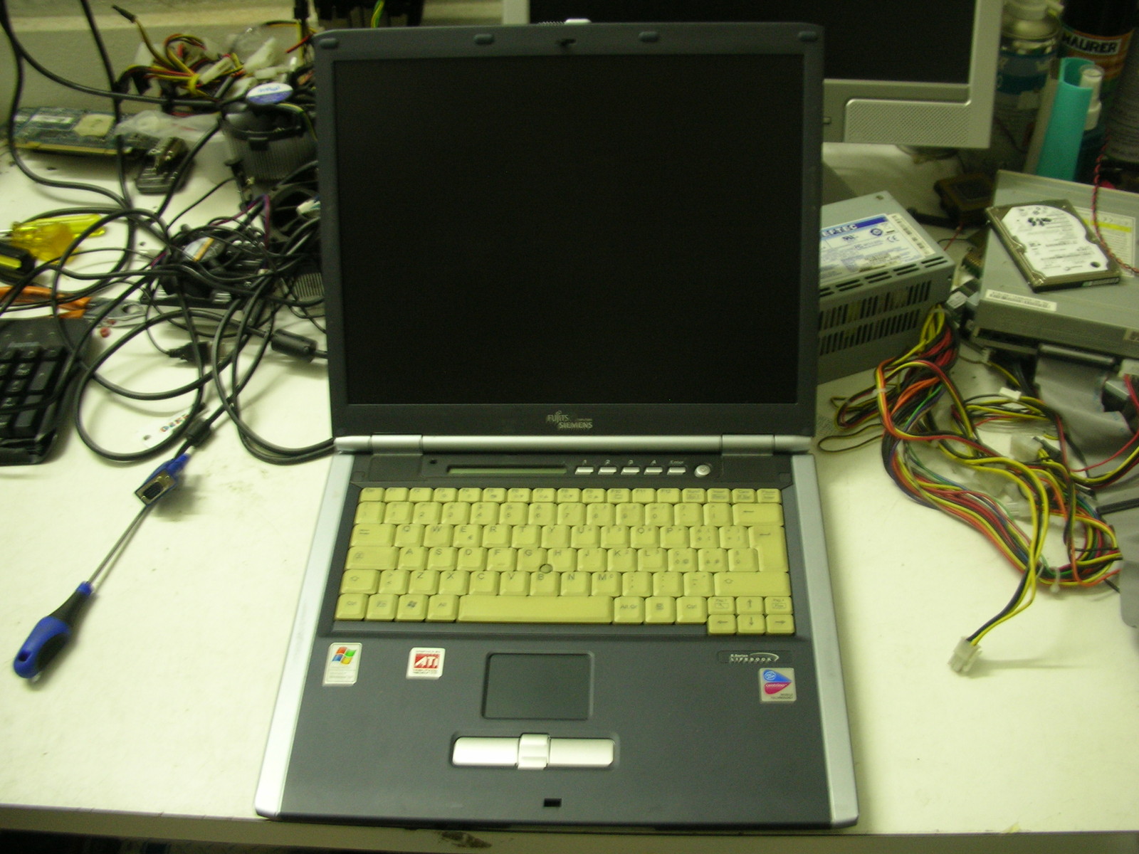 Fujitsu Siemens Lifebook E8010