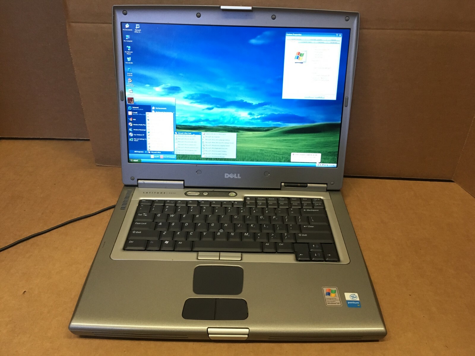 Dell Latitude D800 Laptop M 1.70GHz 512MB RAM 30GB HDD WINDOWS XP NVIDIA GEFORCE
