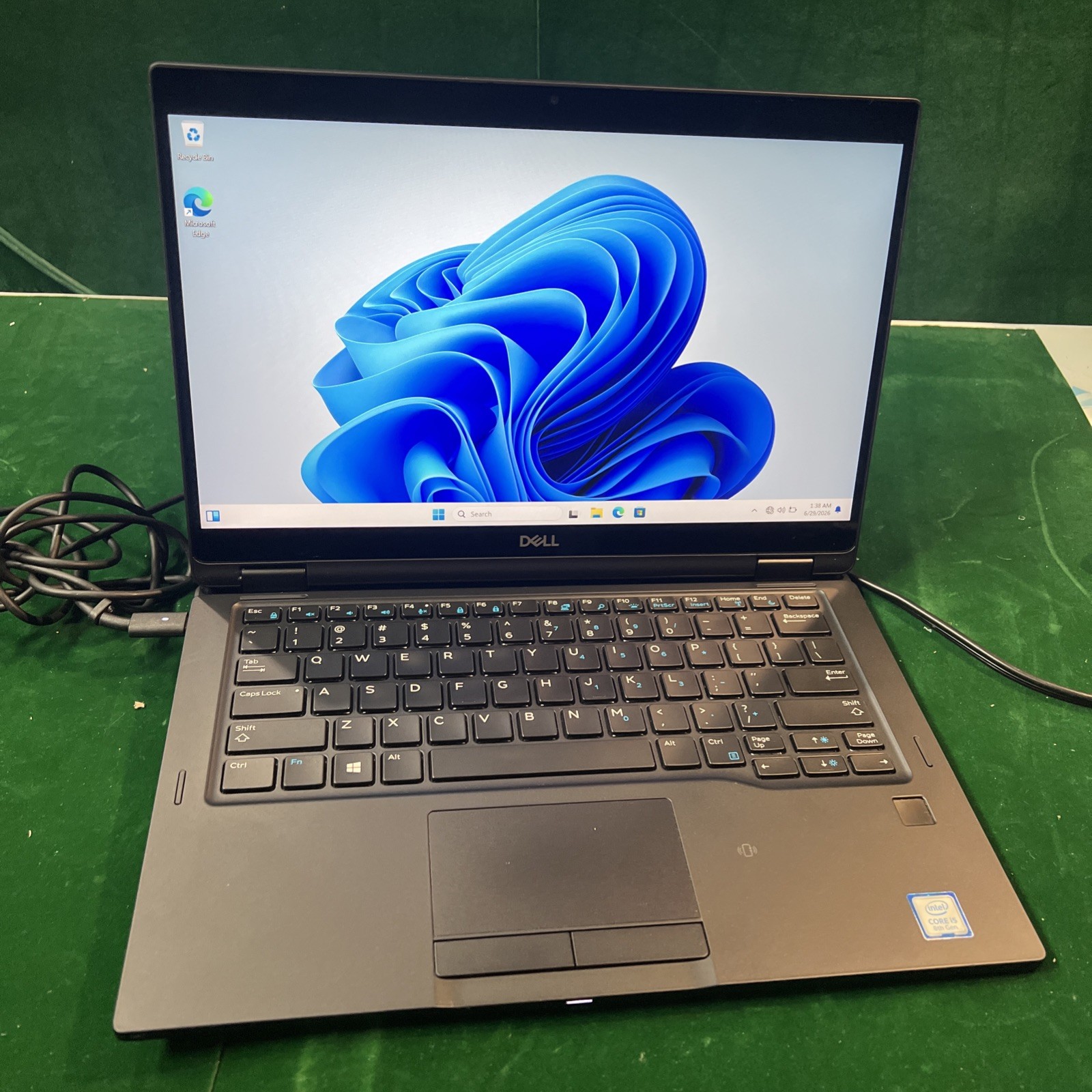 Dell Latitude 7390, 13.3 in FHD 2-IN-1, Intel Core i5-8350U, 8GB, 256GB PCIe