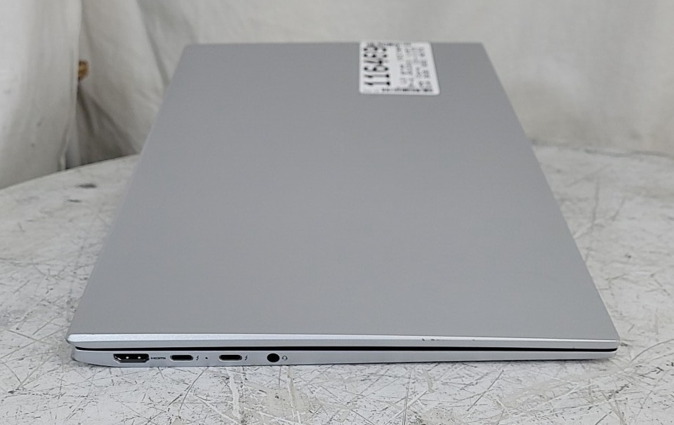 LG gram 15ZT90P-G.AX33U1 Laptop Core I3-1115G4 8GB SEE NOTES