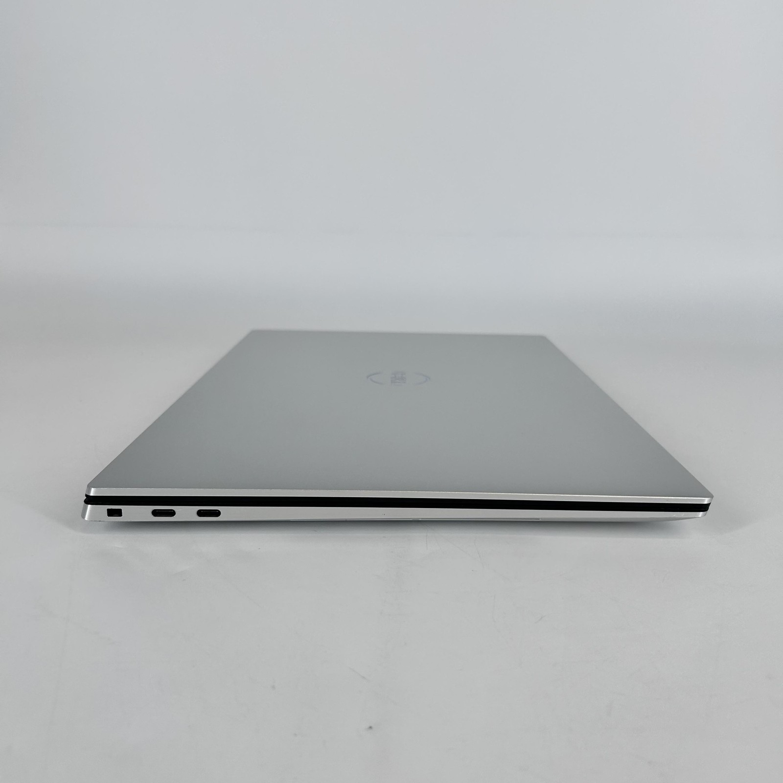 Dell XPS 15 9520 FHD+ 2.5 GHz i9-12900HK 16GB 1TB SSD RTX 3050 Ti Very Good
