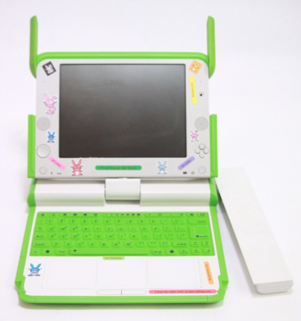 OLPC Model XO-1 Kids Laptop Computer Laptop AS IS READ Green & White