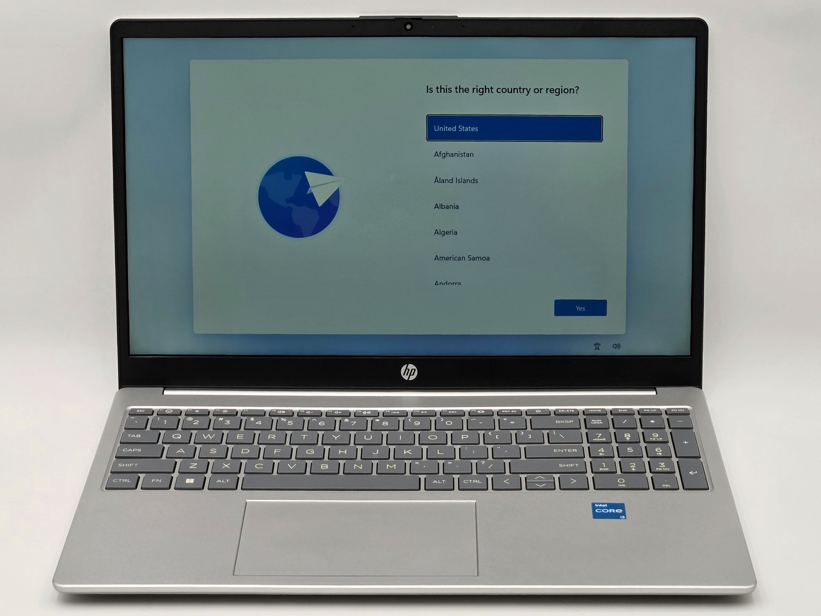 HP Laptop 15-fd0023dx 15″ HD Touch I3-1215U 256GB SSD 8GB W11 Webcam