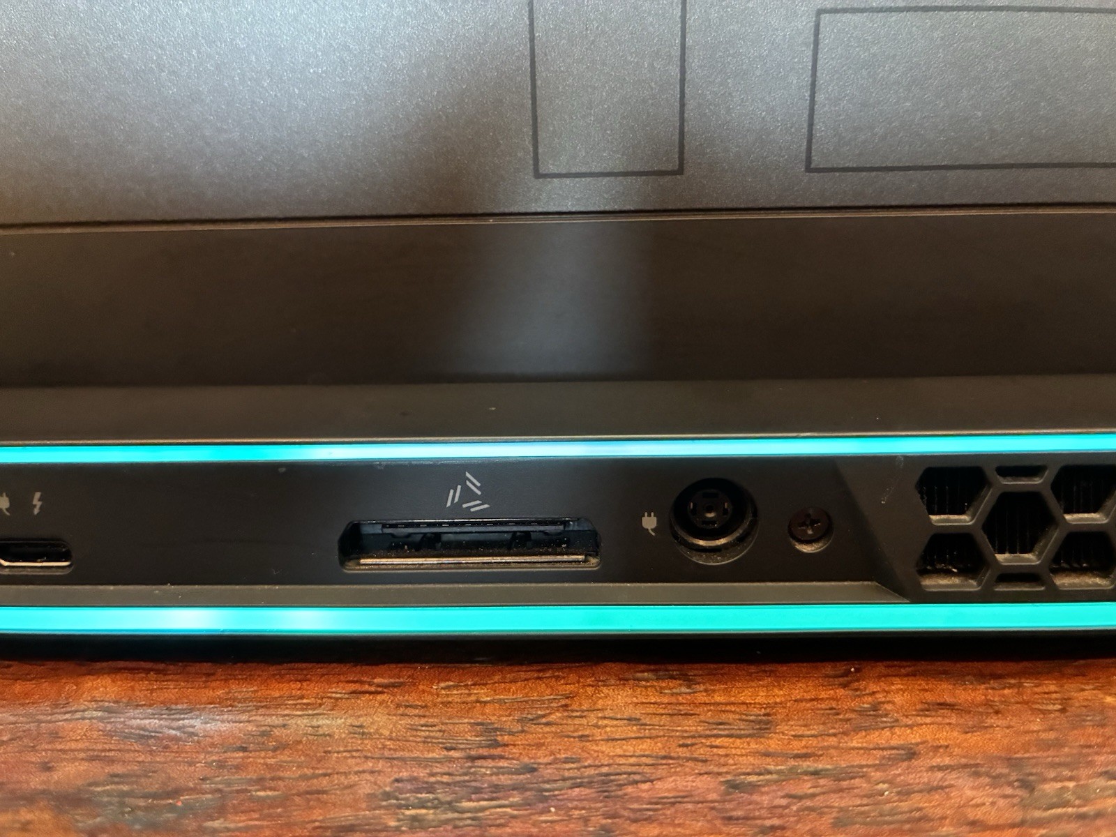 Alienware m15 R4 Gaming Laptop Intel Core i7 16GB 1TB SSD RTX GPU Win 11 -MINT!